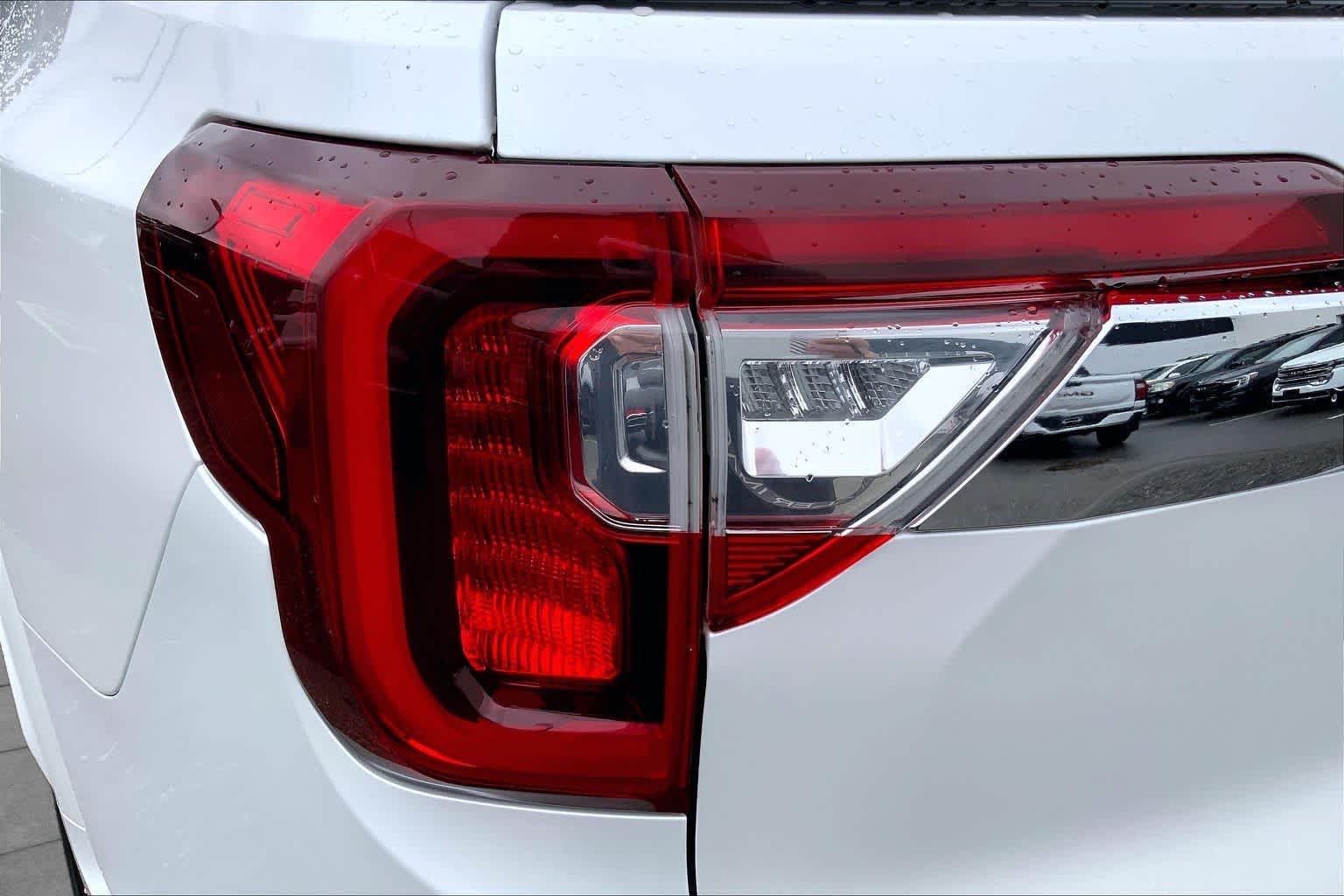 Used 2023 WHITE FROST TRICOAT GMC Denali image 28