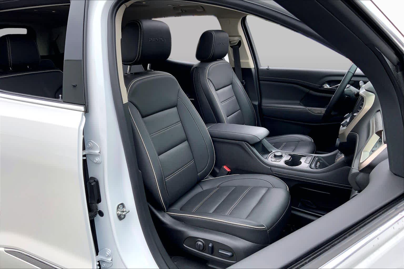 Used 2023 WHITE FROST TRICOAT GMC Denali image 8