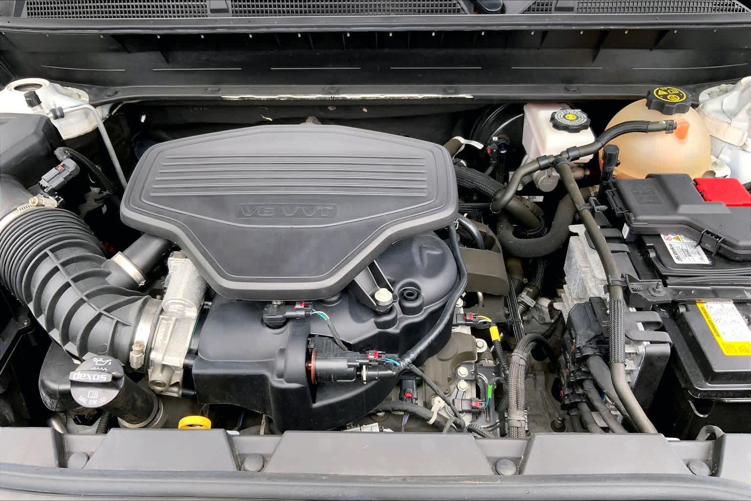 Used 2023 WHITE FROST TRICOAT GMC Denali image 30