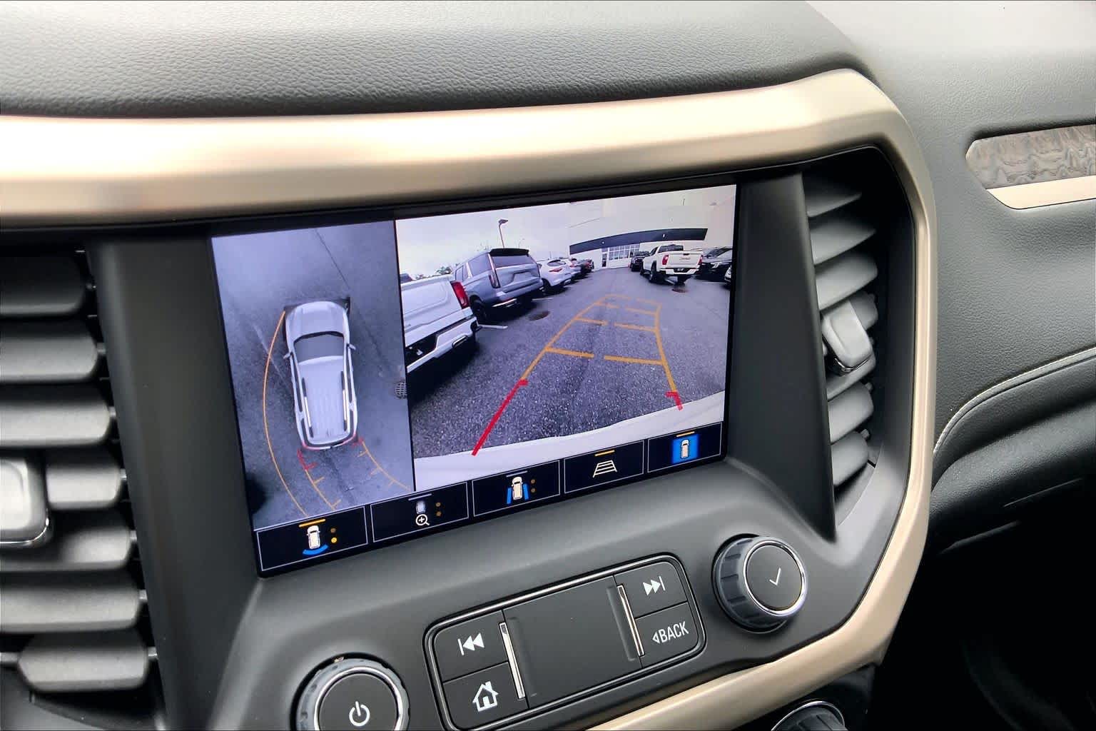 Used 2023 WHITE FROST TRICOAT GMC Denali image 29