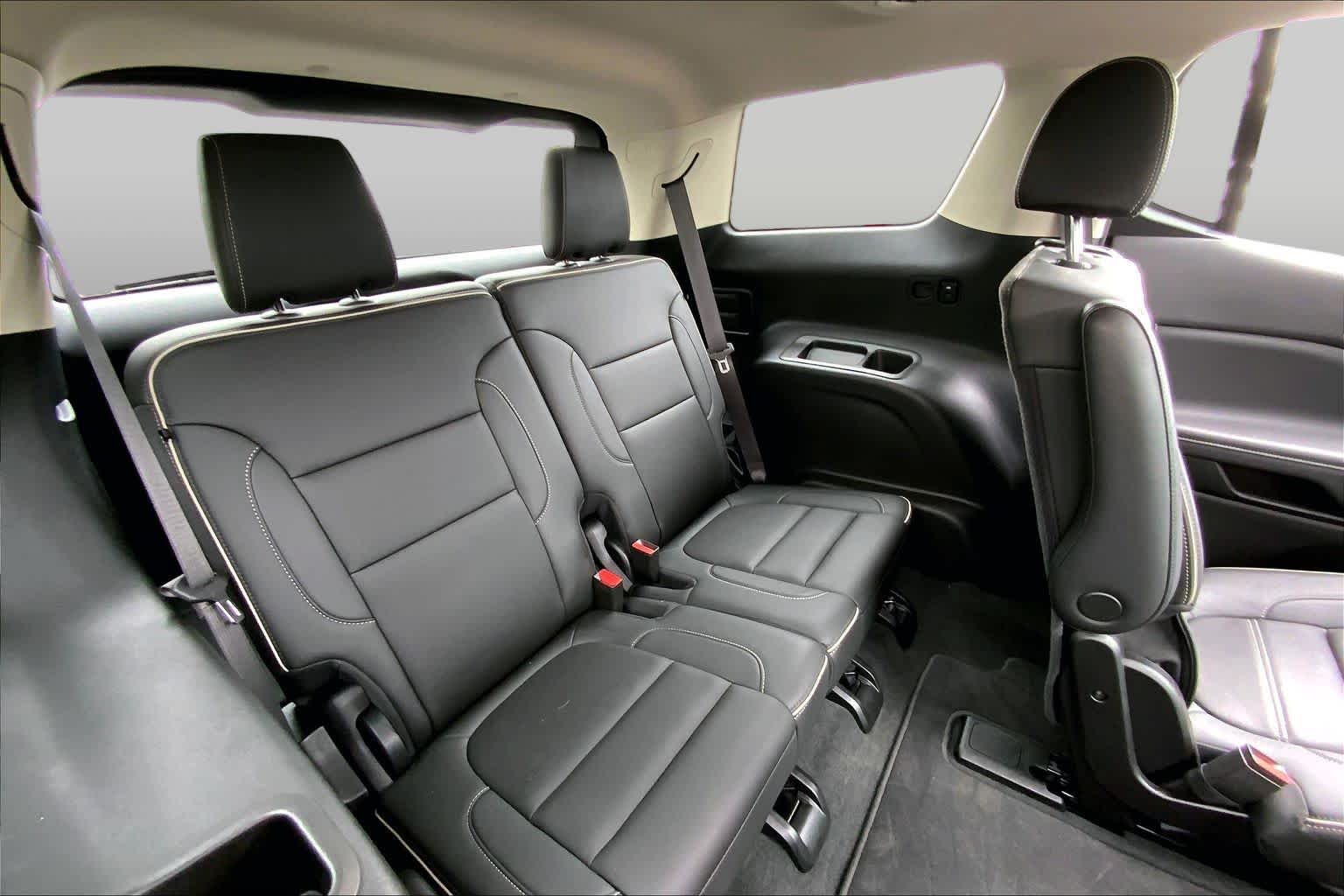 Used 2023 WHITE FROST TRICOAT GMC Denali image 19