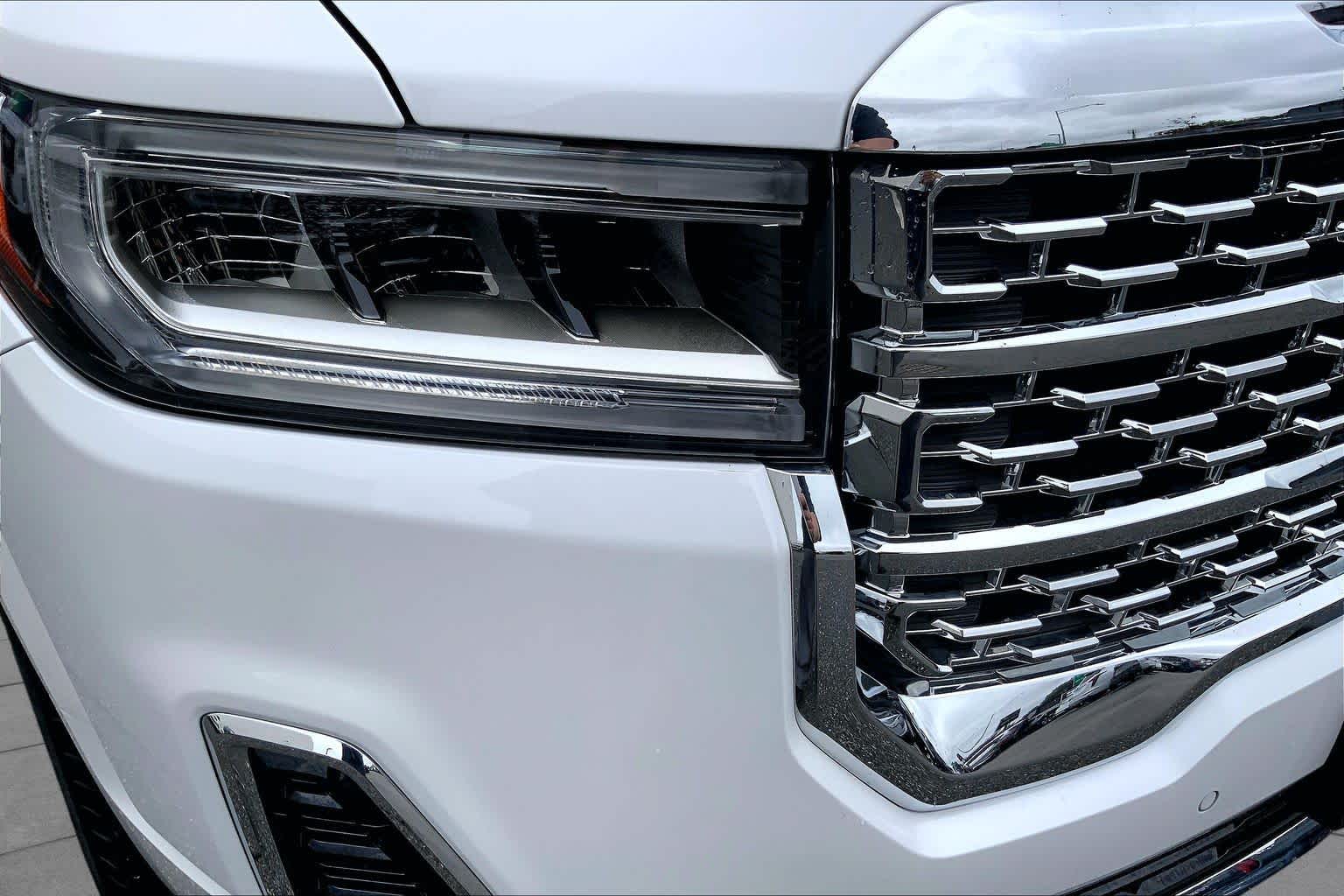 Used 2023 WHITE FROST TRICOAT GMC Denali image 27