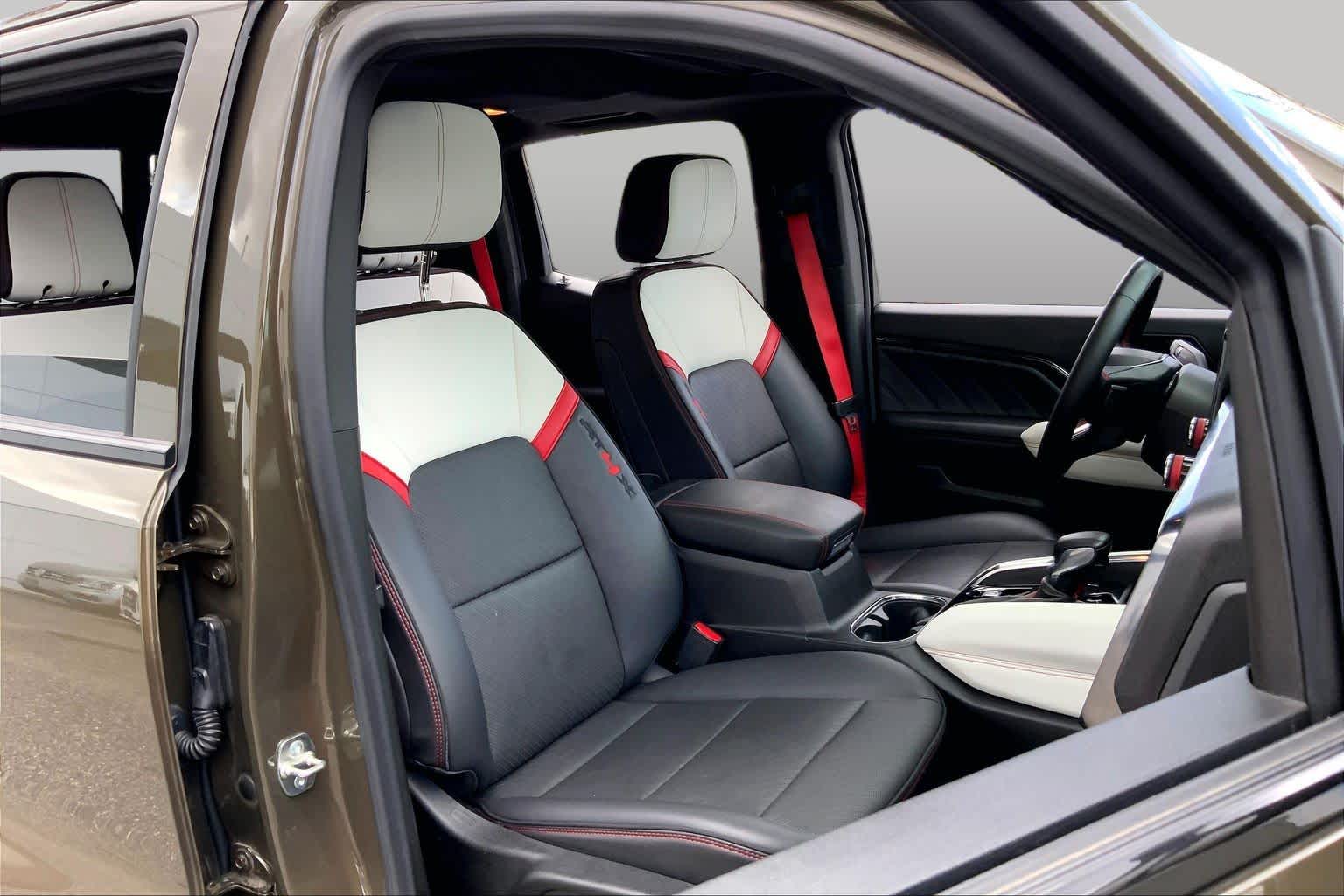 Pre-Owned 2024 GMC Canyon AT4X