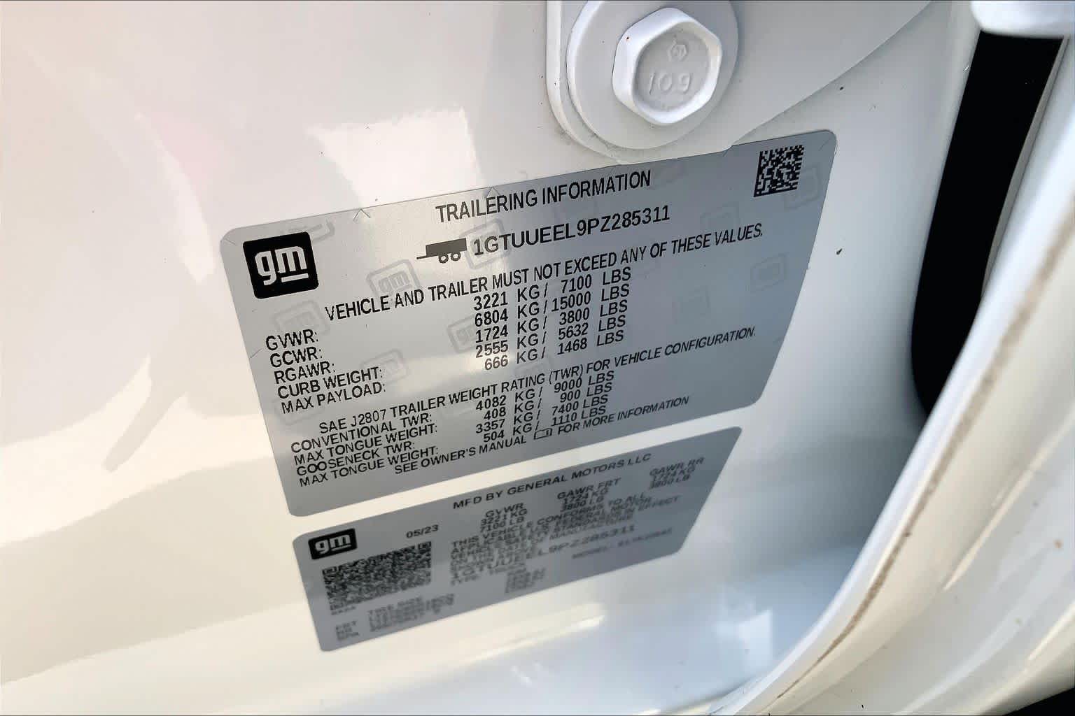 Certified Used 2023 Summit White GMC AT4 image 34