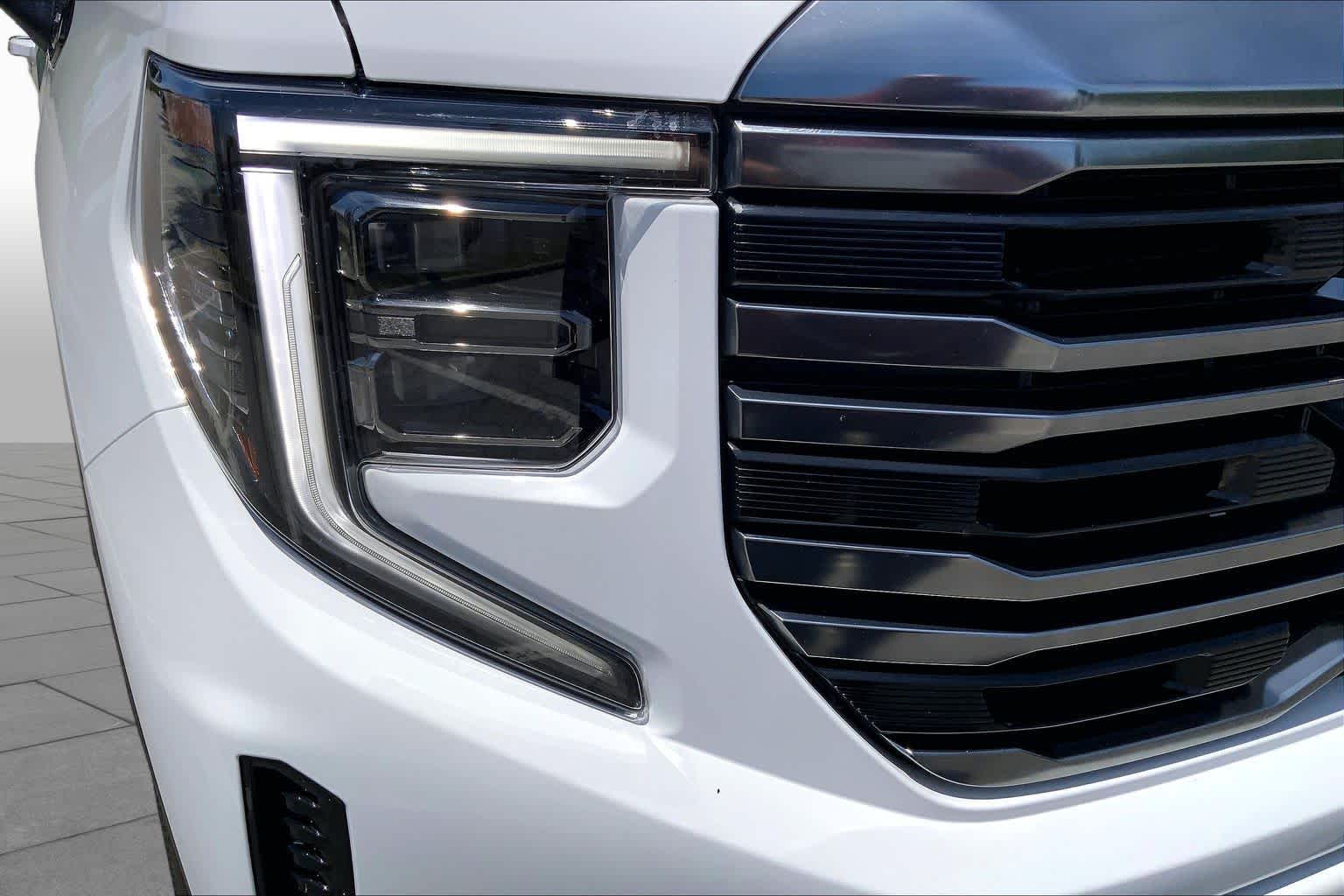 Certified Used 2023 Summit White GMC AT4 image 27