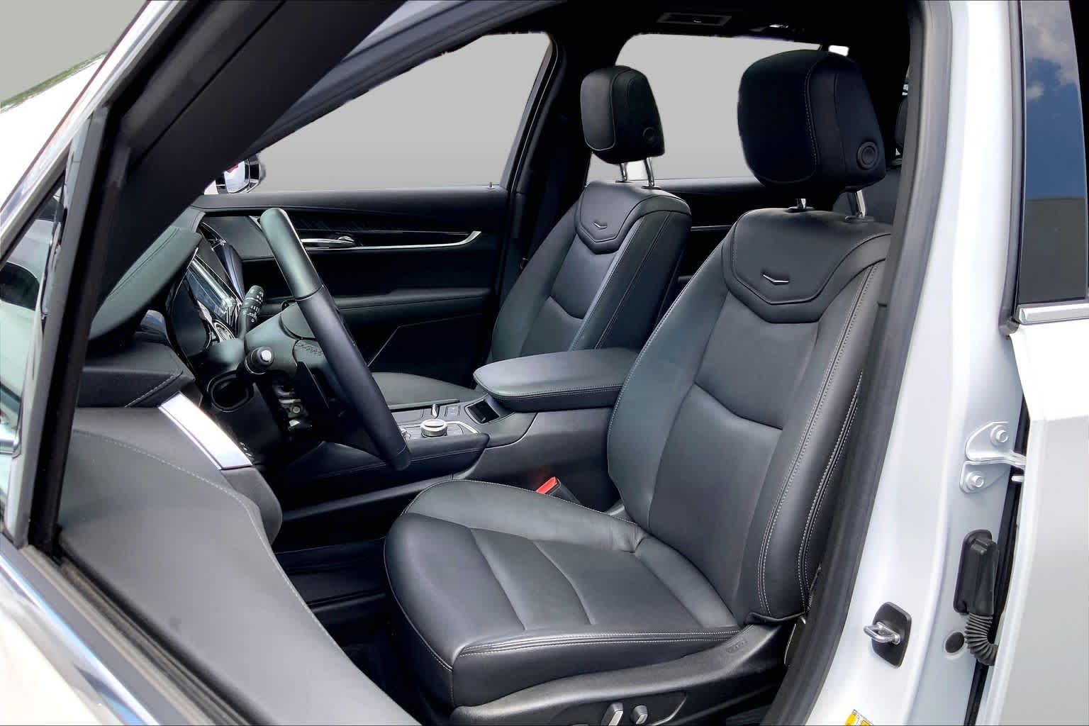 Pre-Owned 2024 Cadillac XT6 Premium Luxury