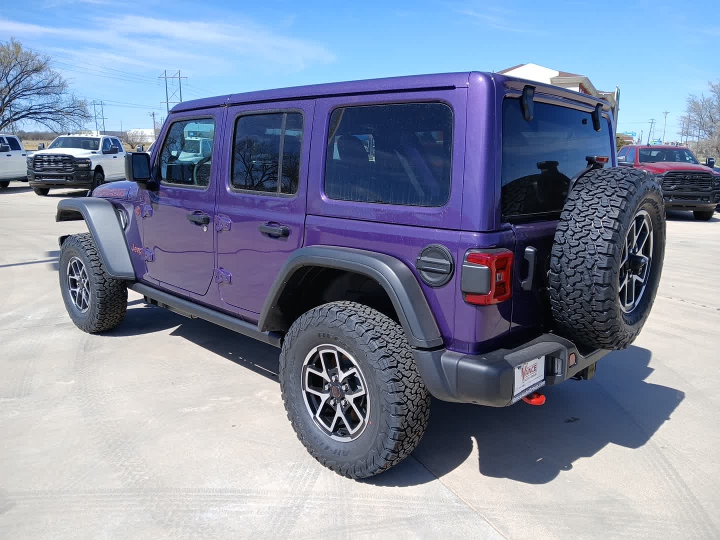 View vehicle photo 5