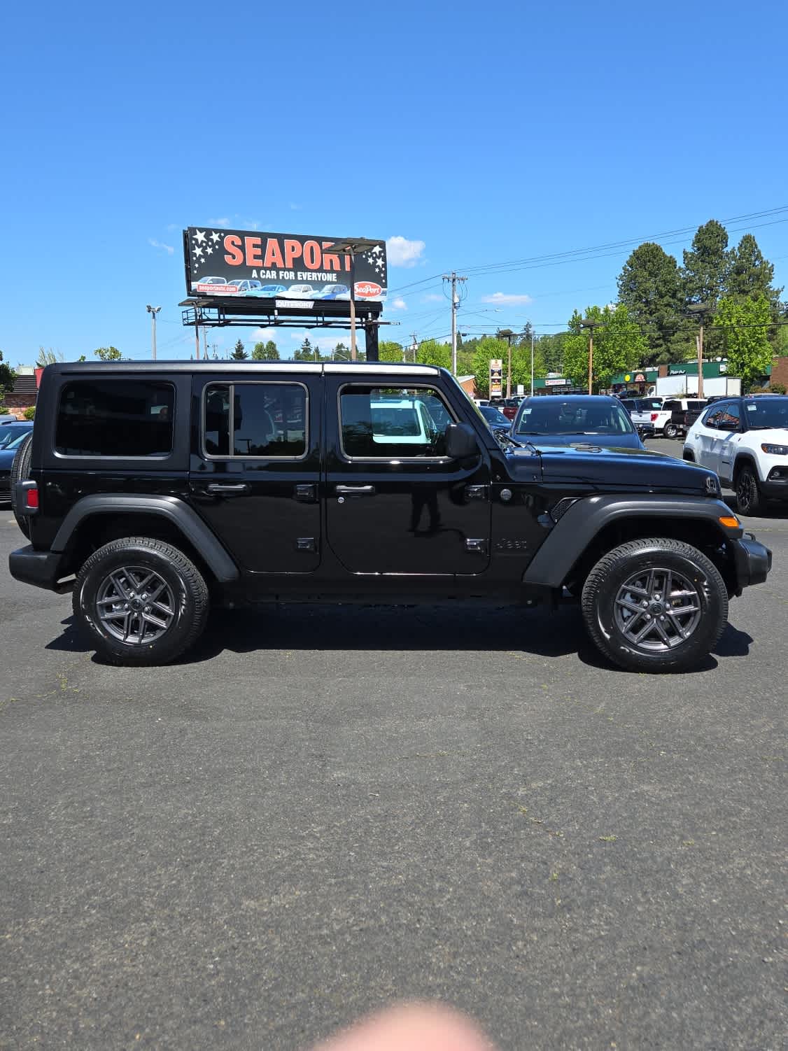 View vehicle photo 3