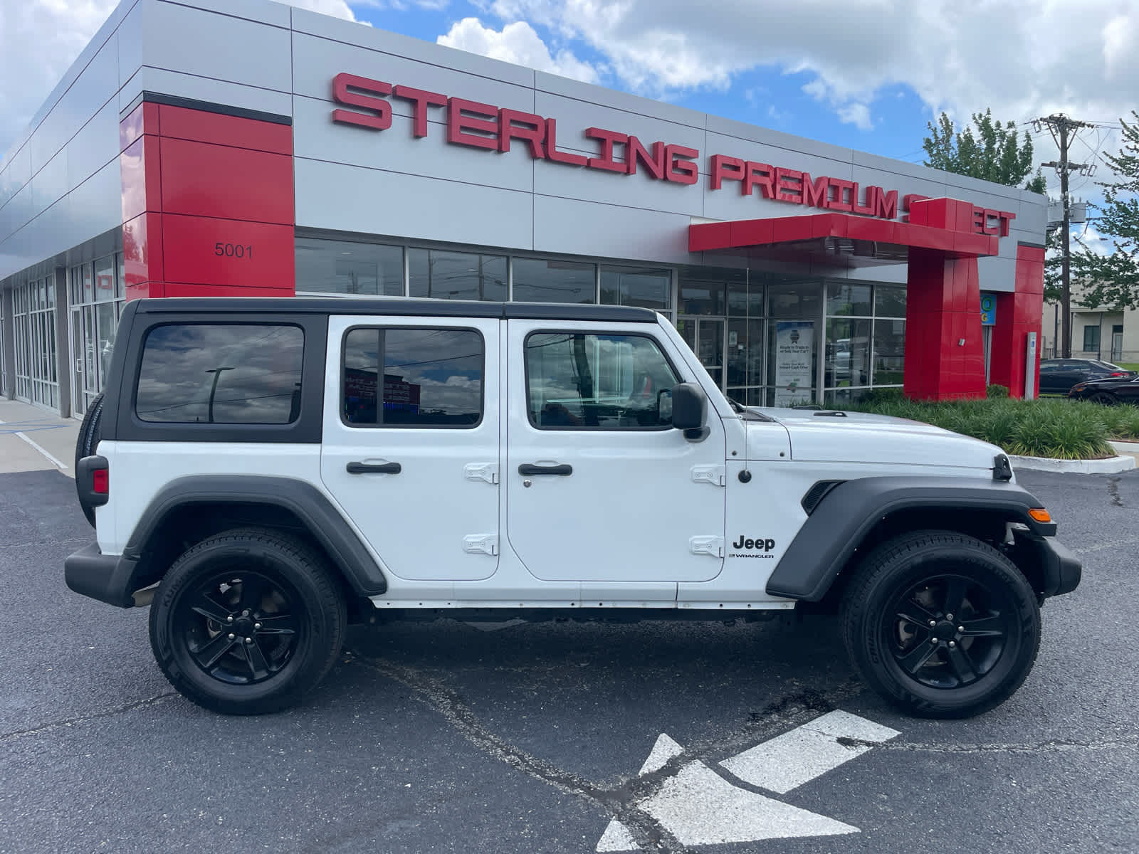 Bright White Clearcoat 2023 Jeep Wrangler SUV / Crossover Four-Wheel Drive 8-Speed Automatic
