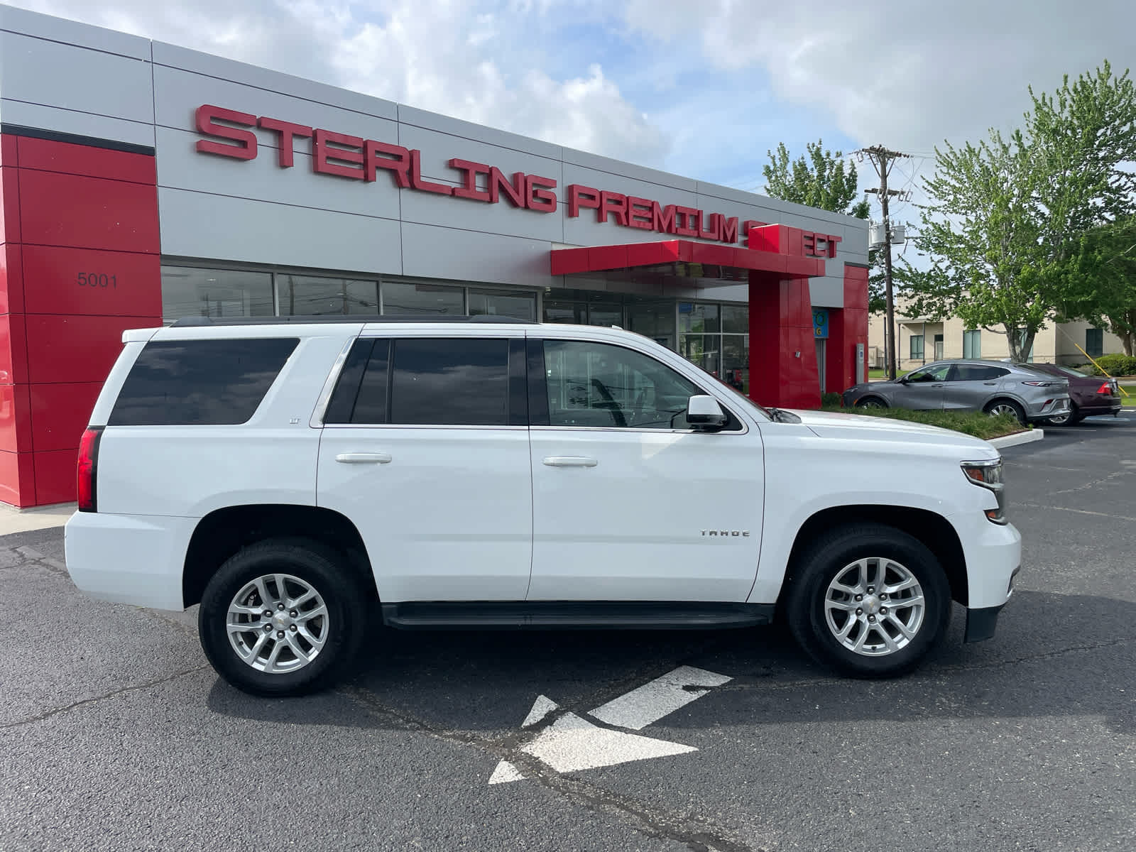 Summit White 2020 Chevrolet Tahoe SUV / Crossover 4X2 6-Speed Automatic