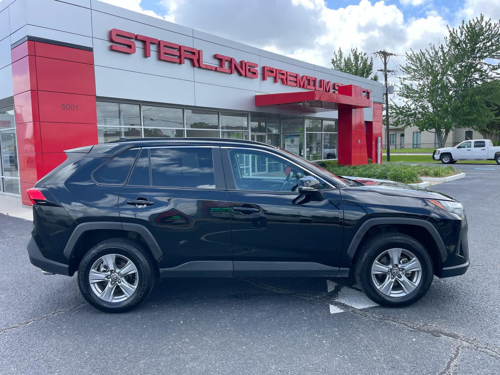 Midnight Black Metallic 2024 Toyota RAV4 SUV / Crossover Front-Wheel Drive 8-Speed Automatic