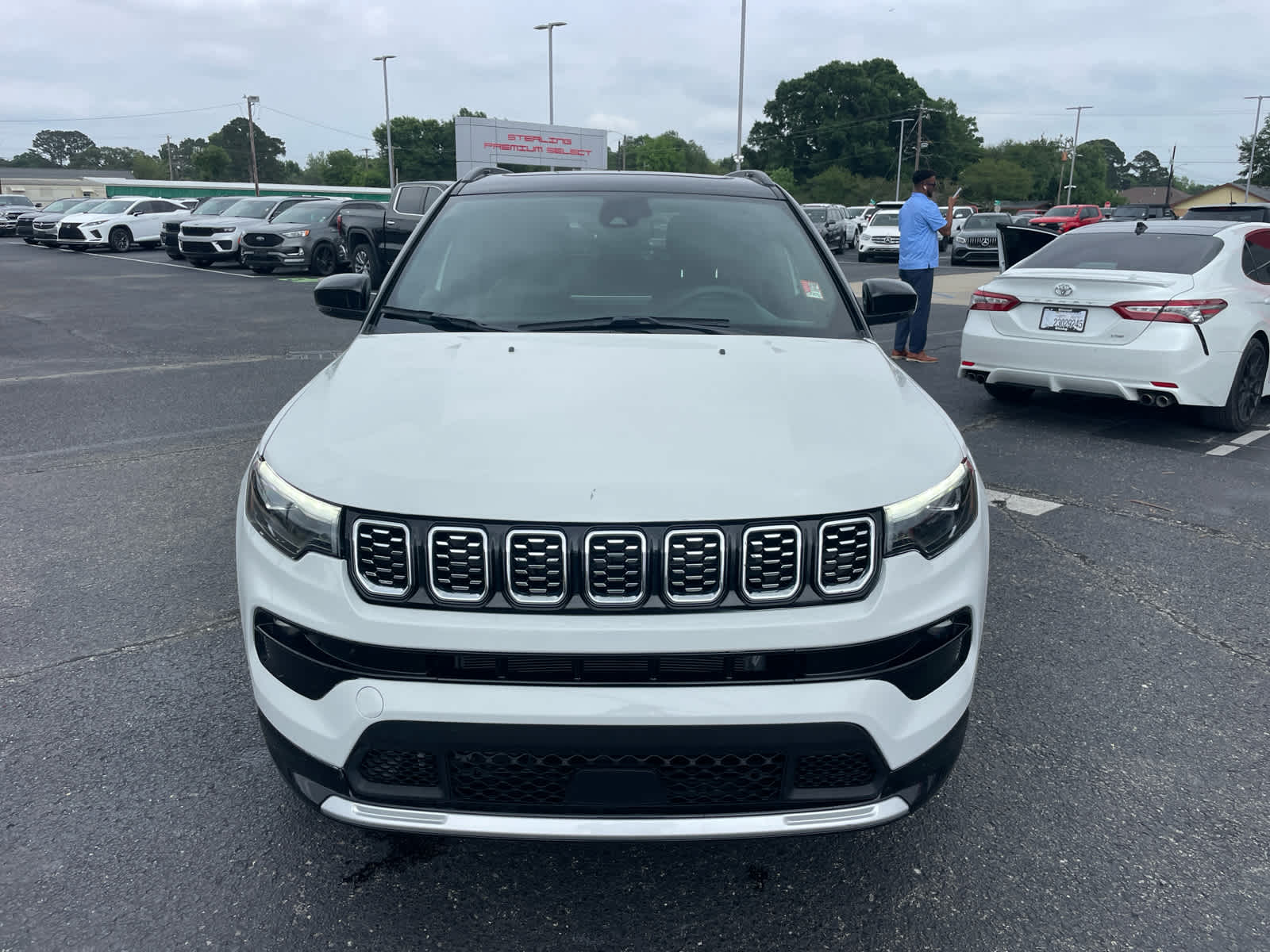 View vehicle photo 4