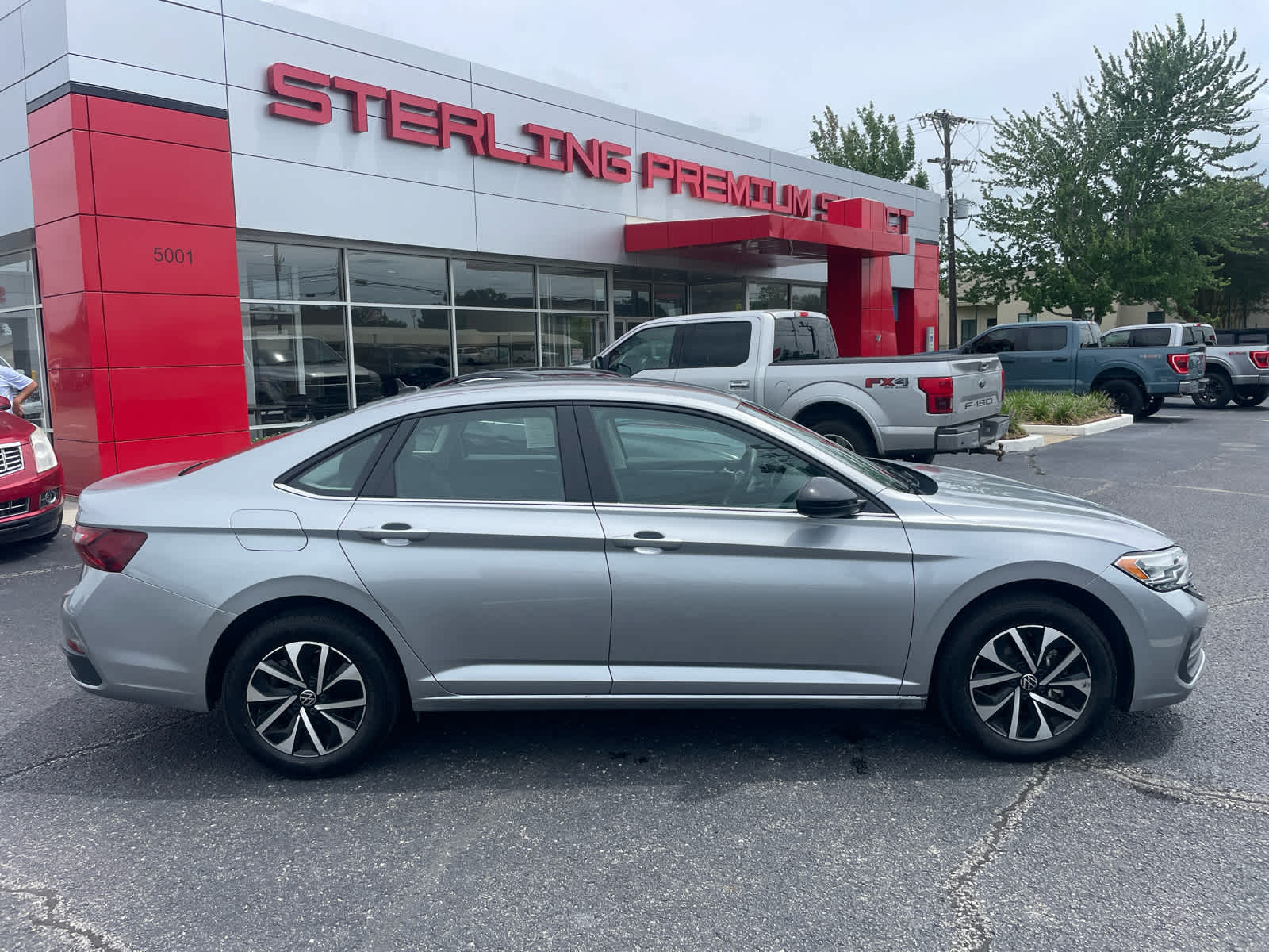 Pyrite Silver Metallic 2024 Volkswagen Jetta Sedan Front-Wheel Drive 8-Speed Automatic