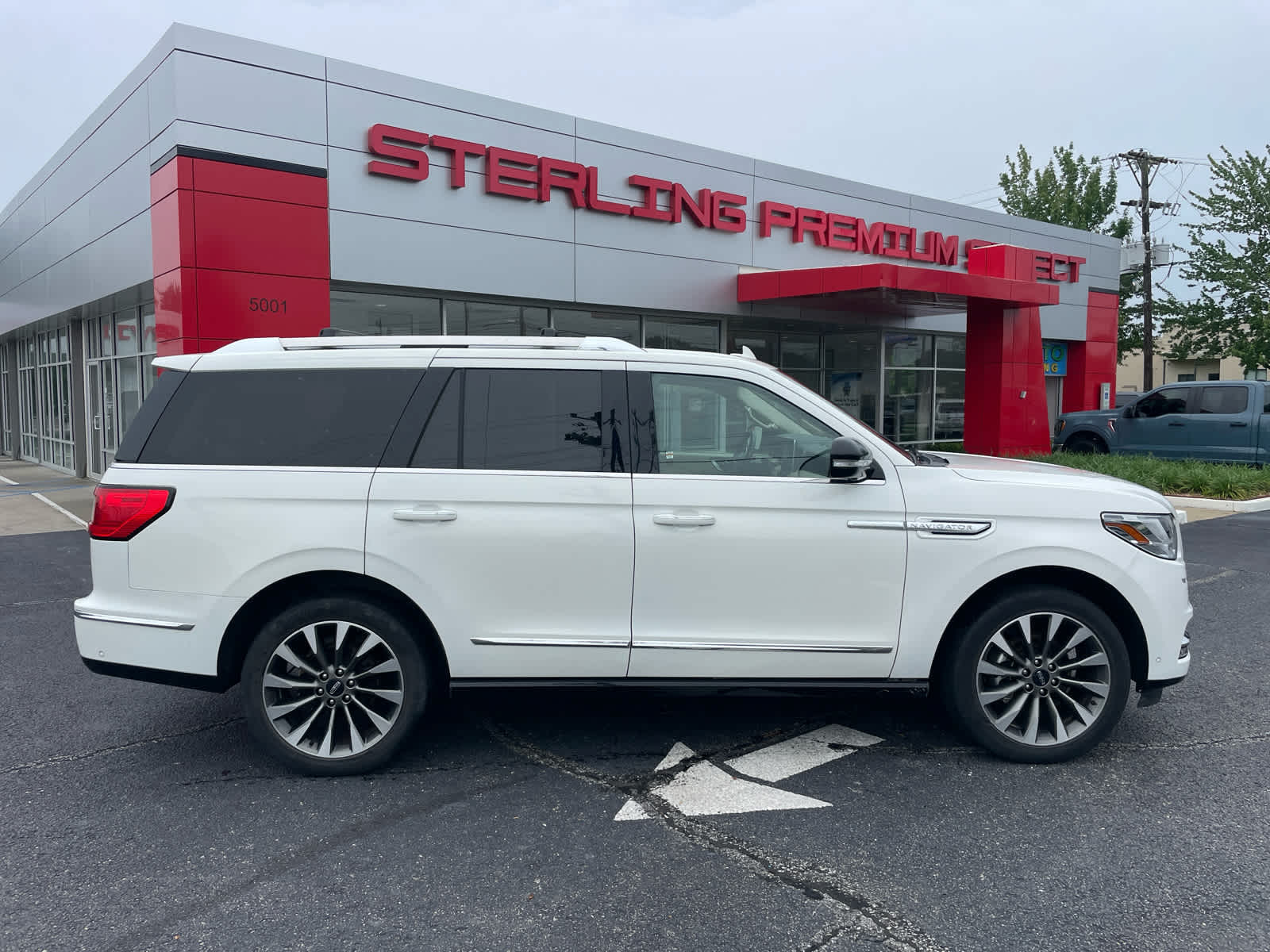 Pristine White 2021 Lincoln Navigator SUV / Crossover Four-Wheel Drive Automatic