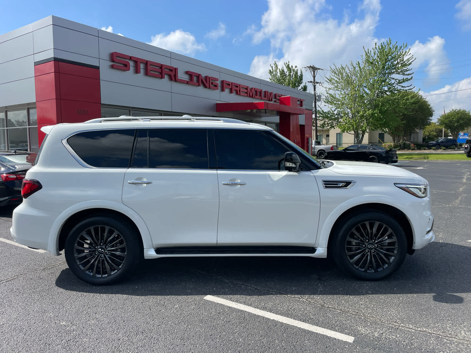 2022 INFINITI QX80 Premium Select RWD