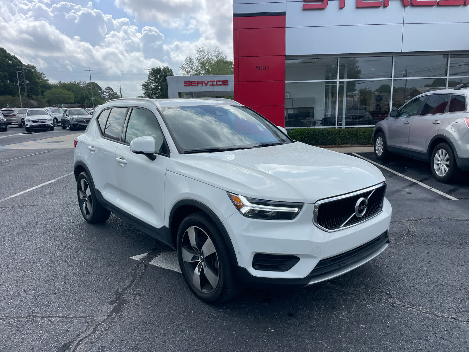 View vehicle photo 3