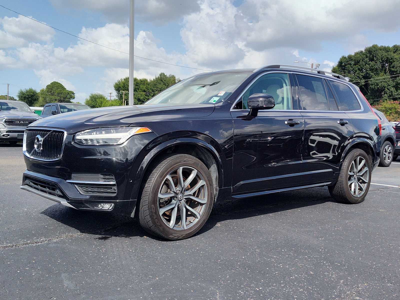 Onyx Black Metallic 2018 Volvo XC90 SUV / Crossover All-Wheel Drive 8-Speed Automatic