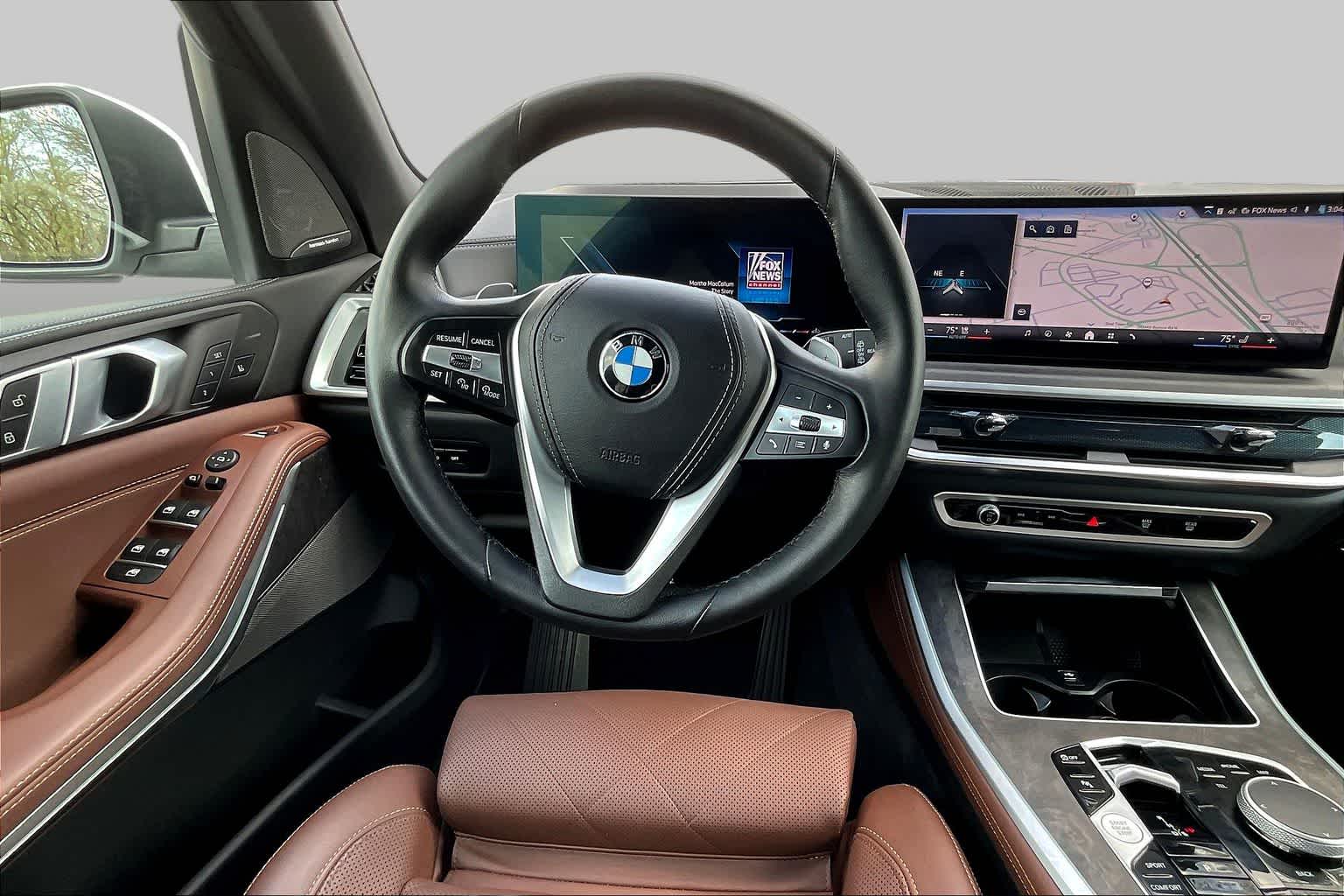 View vehicle photo 5