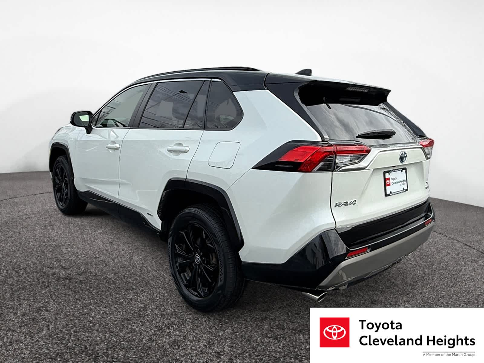 View vehicle photo 3