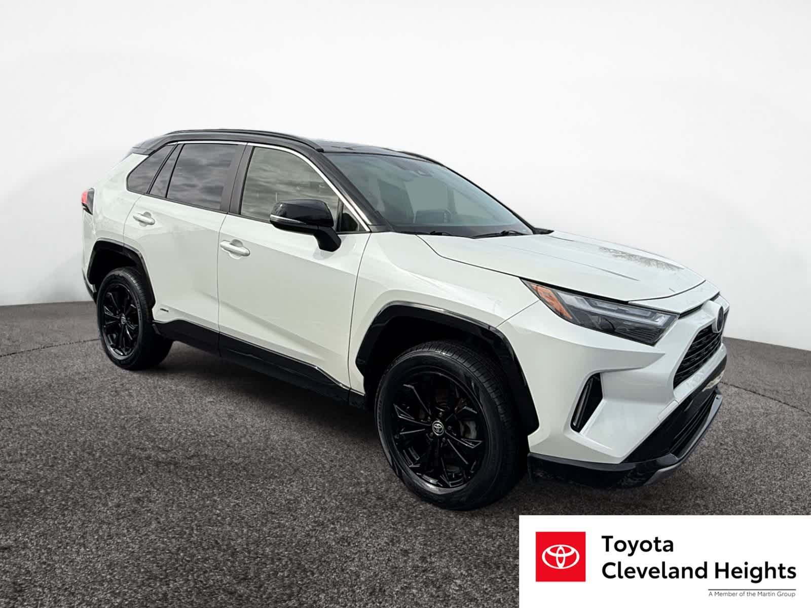 View vehicle photo 7