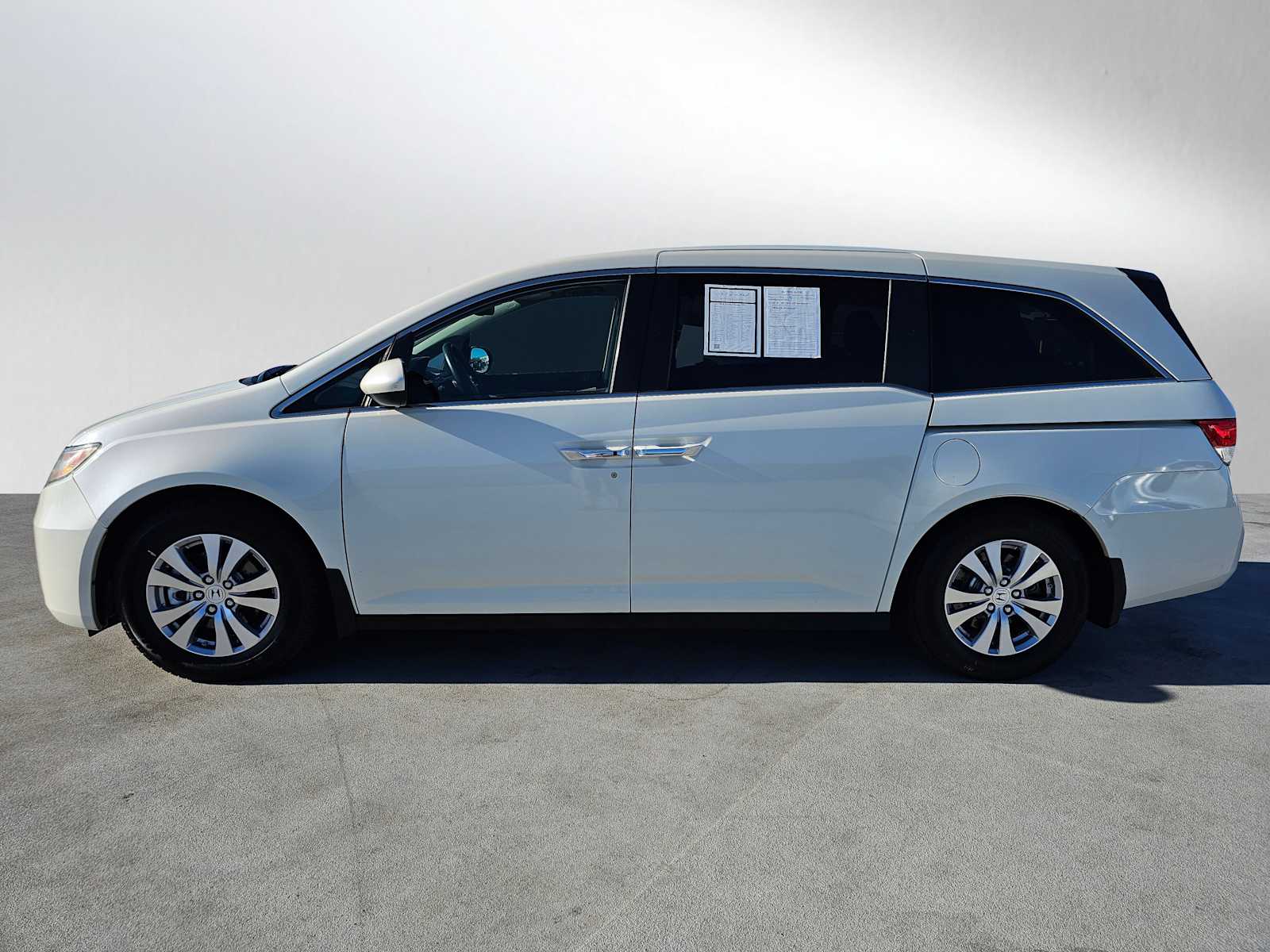 Used 2016 Honda Odyssey EX-L with VIN 5FNRL5H65GB054524 for sale in Kailua Kona, HI