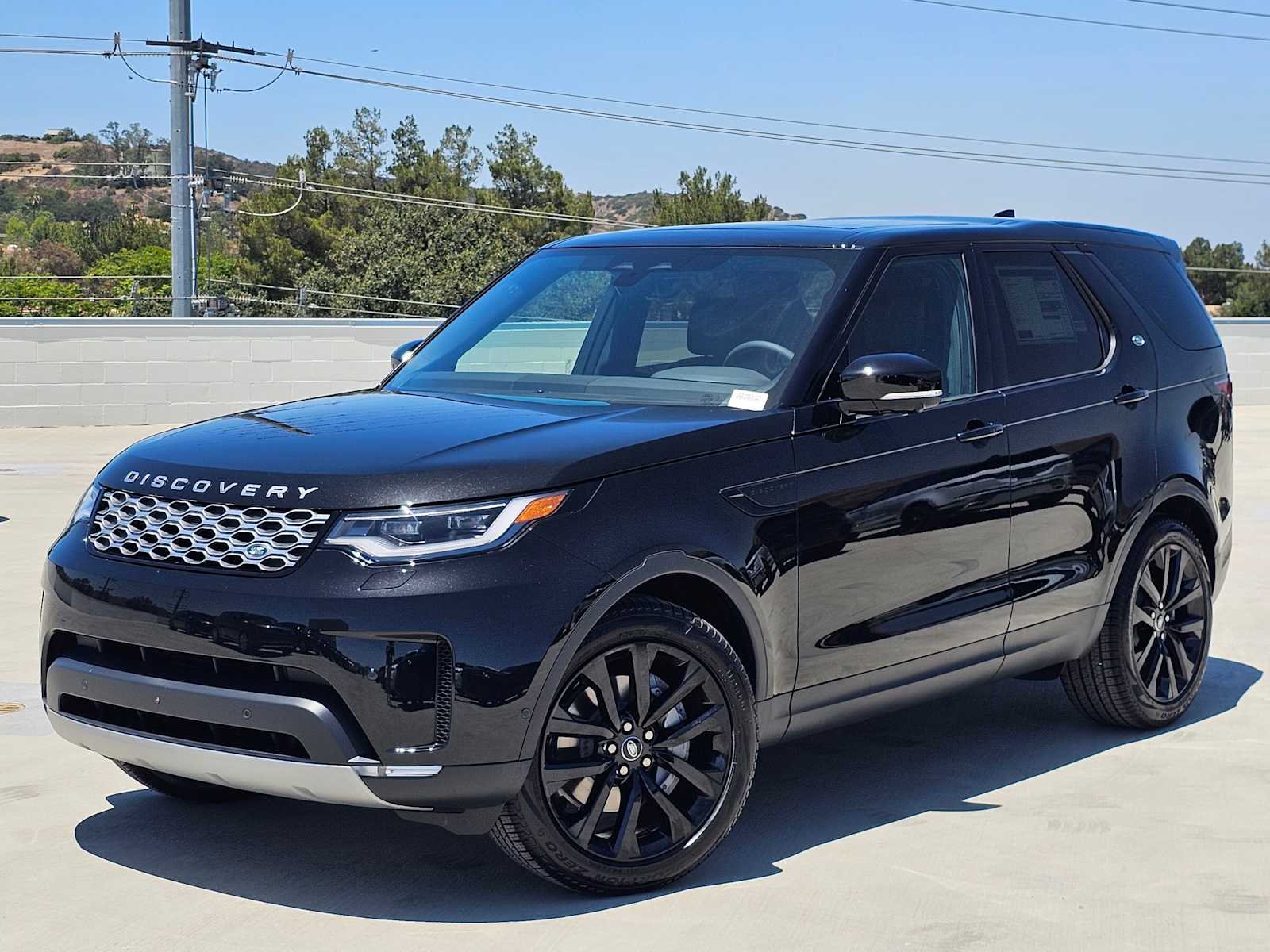 Black (SANTORN BLK MET) 2026 Land Rover Discovery SUV / Crossover All-Wheel Drive 8-Speed Automatic