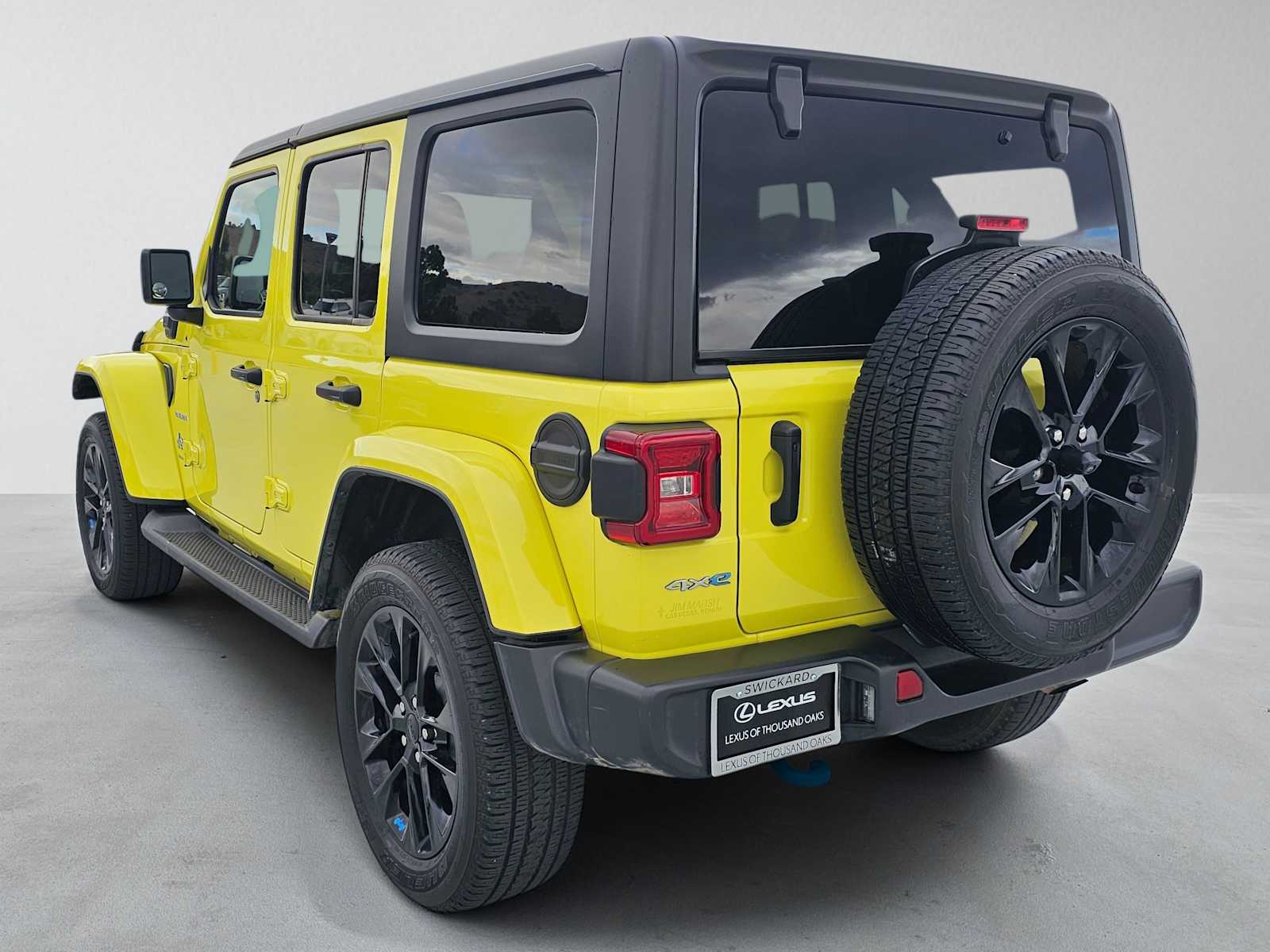 View vehicle photo 5