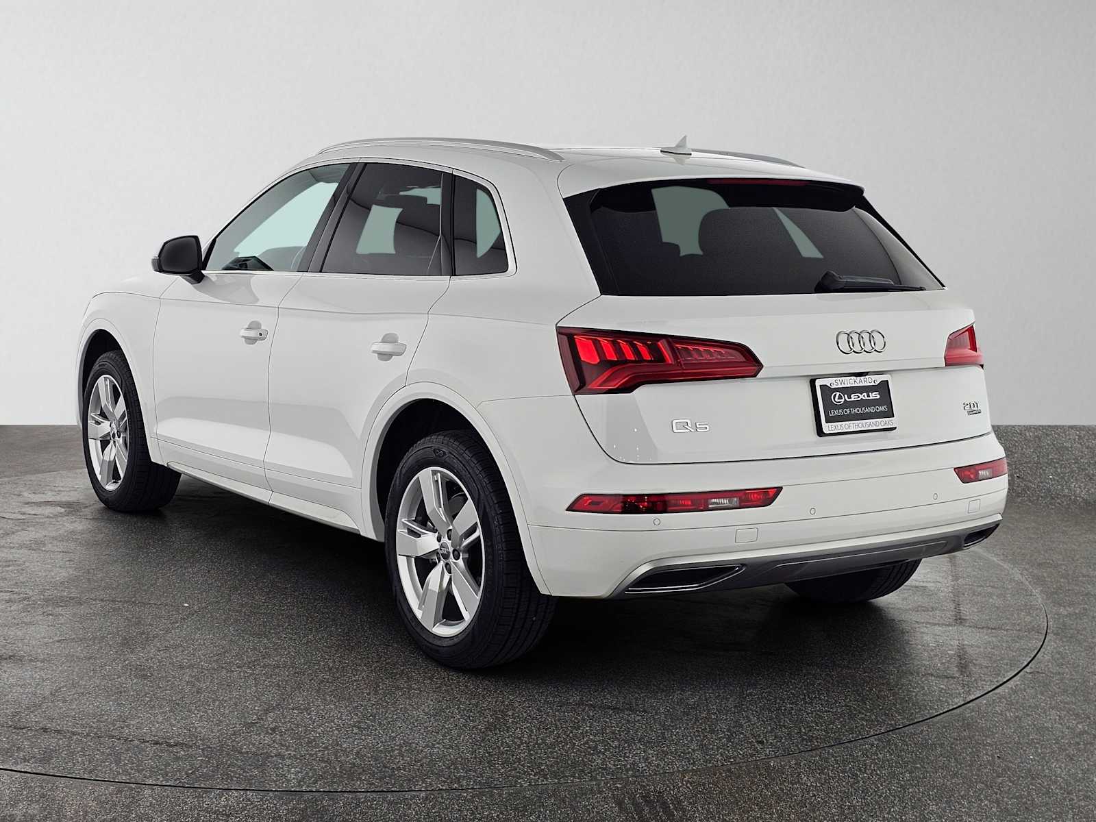 View vehicle photo 5