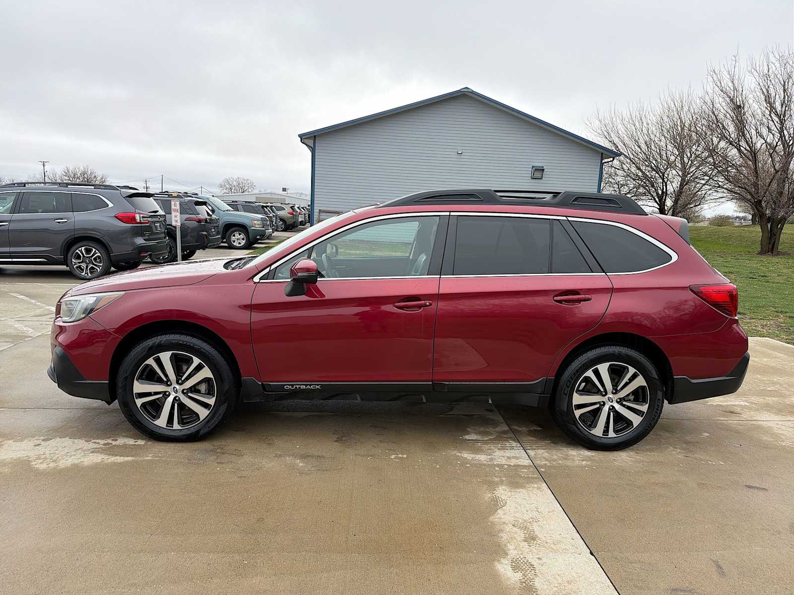 View vehicle photo 3