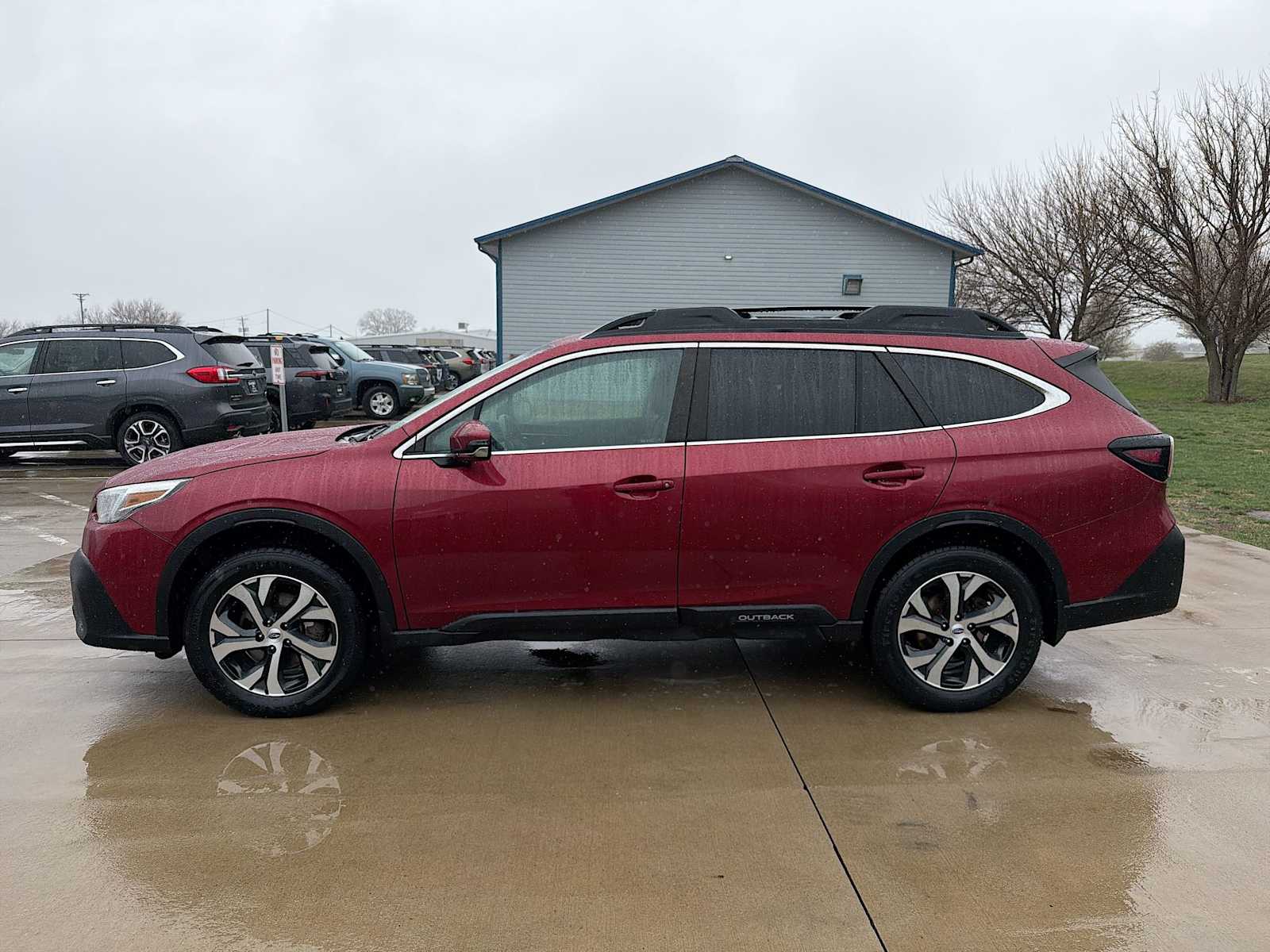 View vehicle photo 3