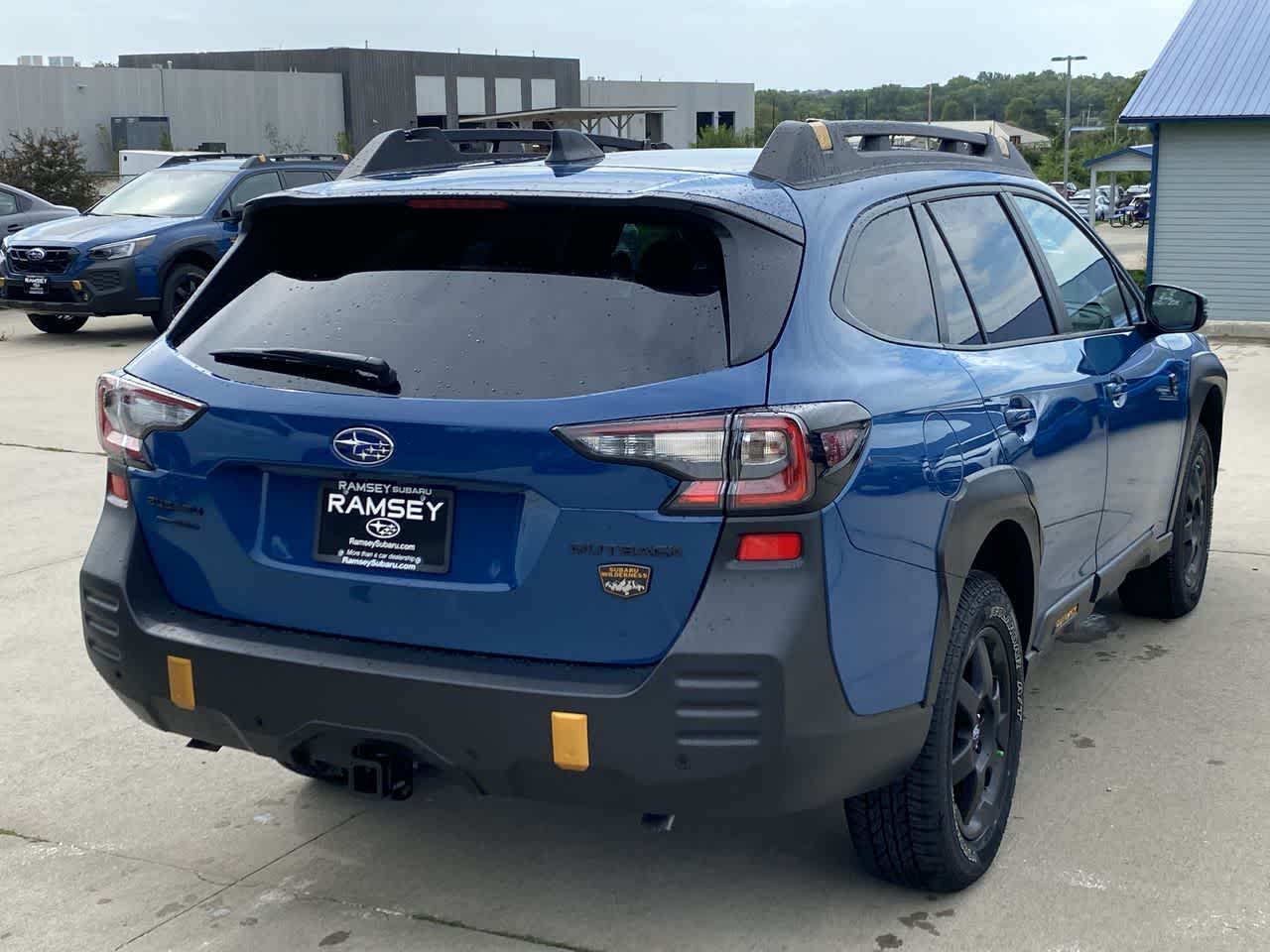 View vehicle photo 7