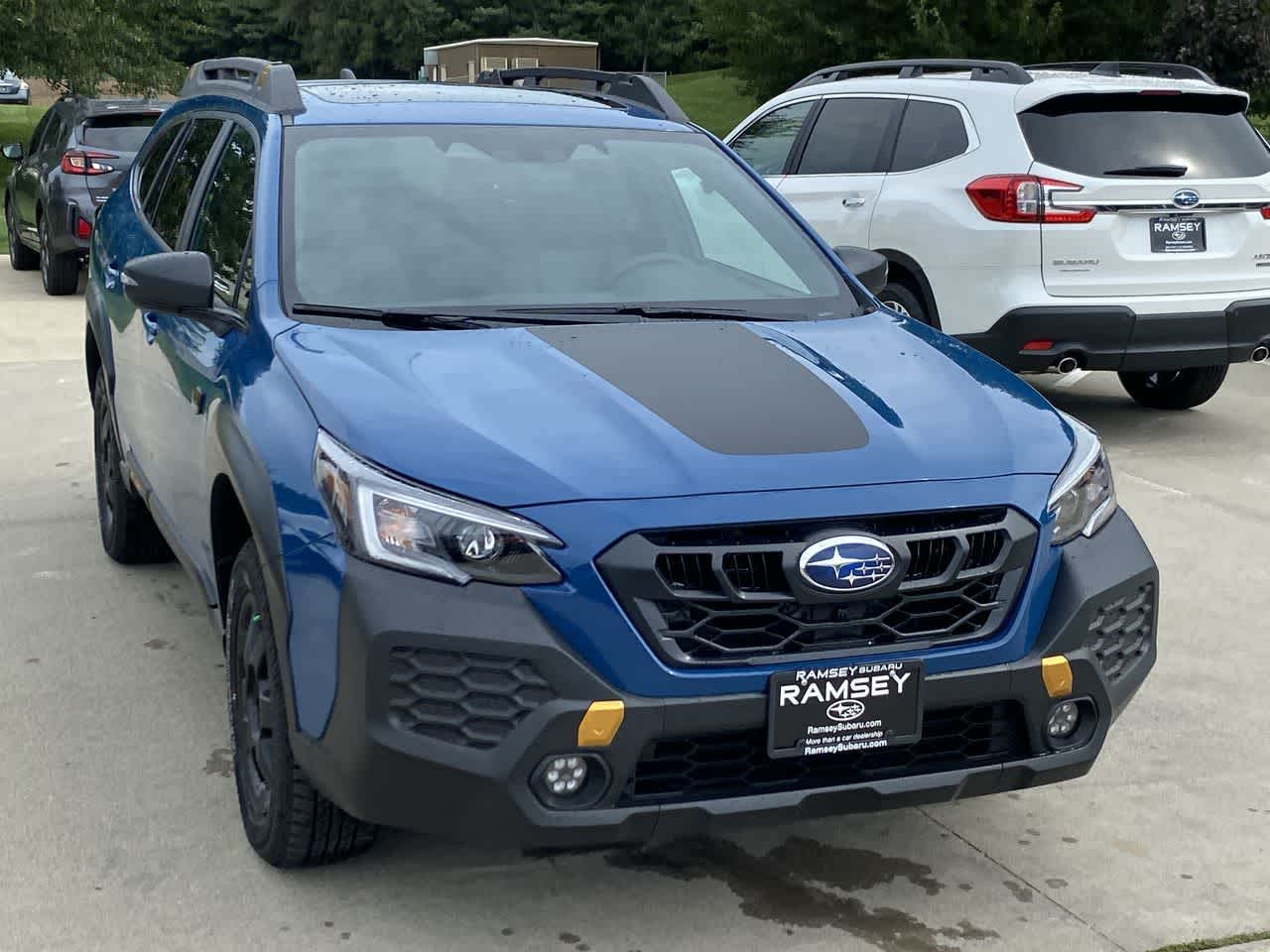 View vehicle photo 7