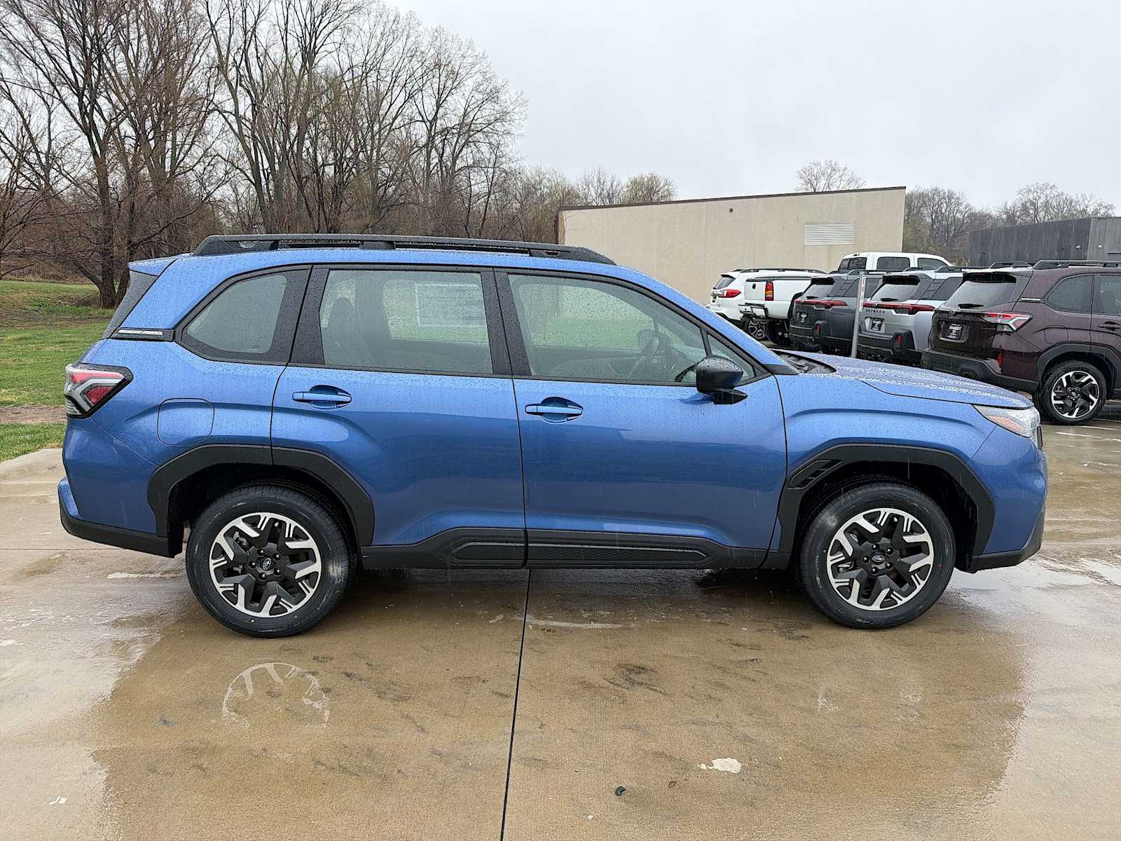 View vehicle photo 7