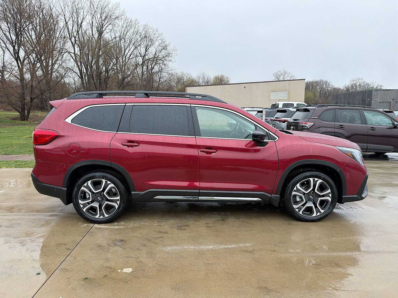 View vehicle photo 7