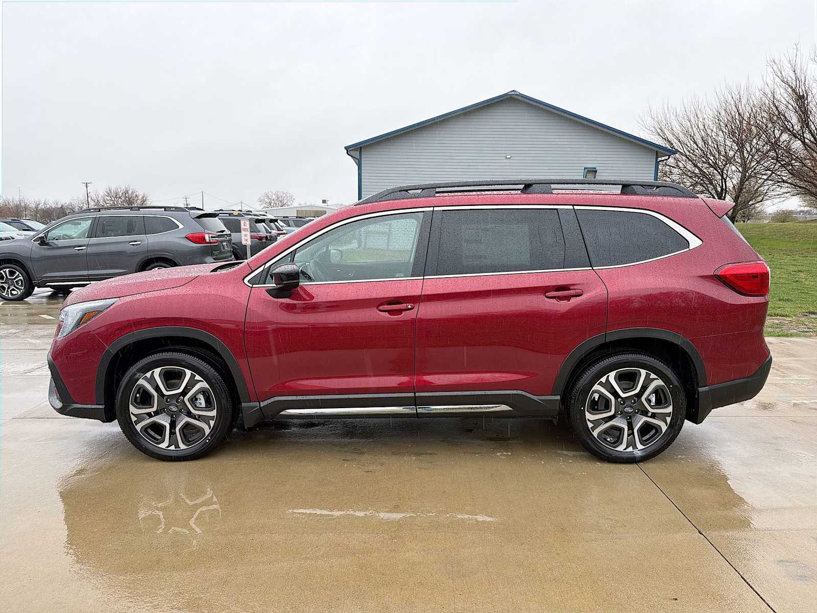 View vehicle photo 3