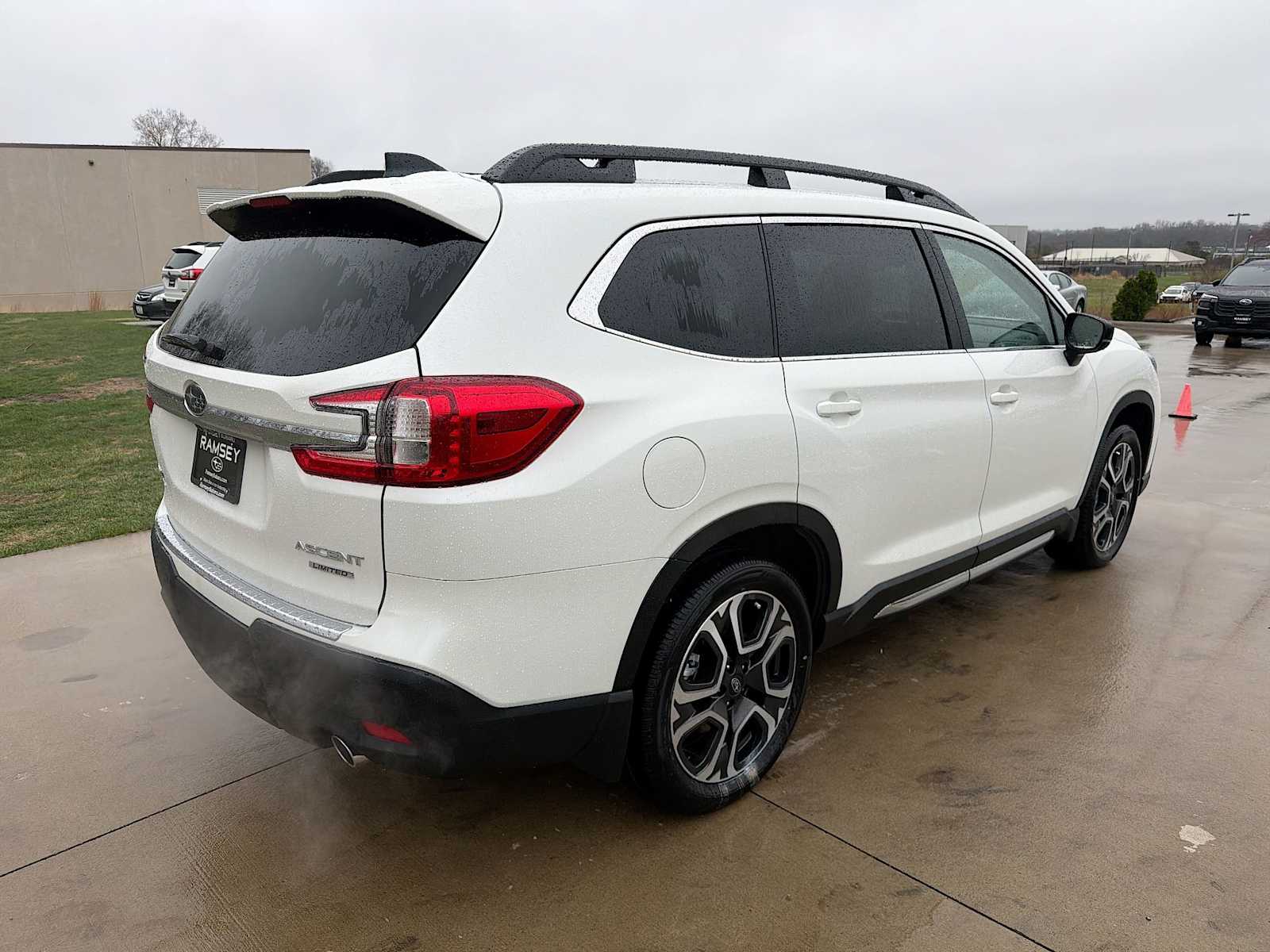 View vehicle photo 6