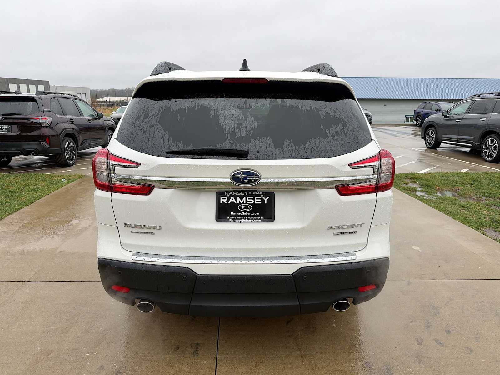 View vehicle photo 5