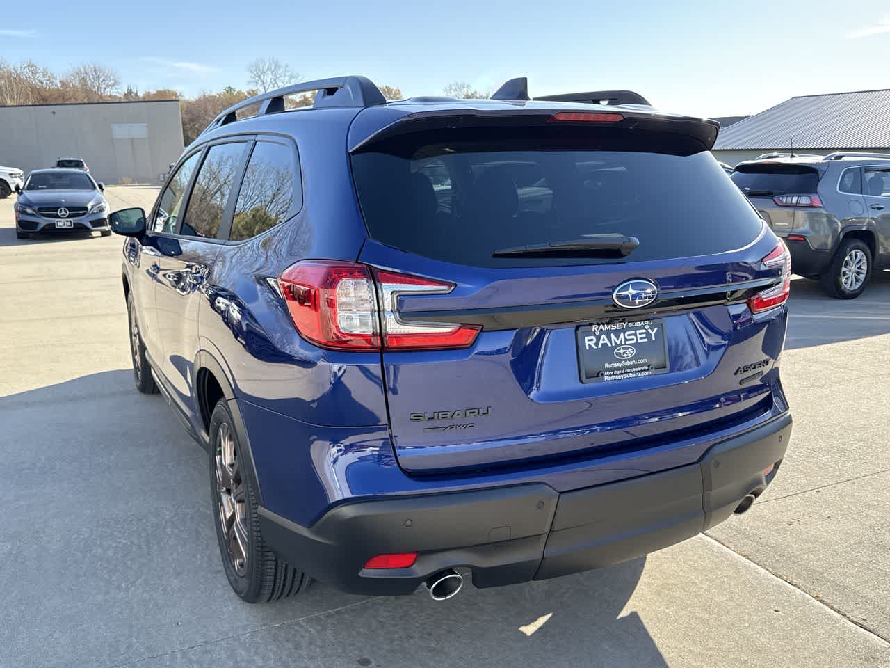 View vehicle photo 4