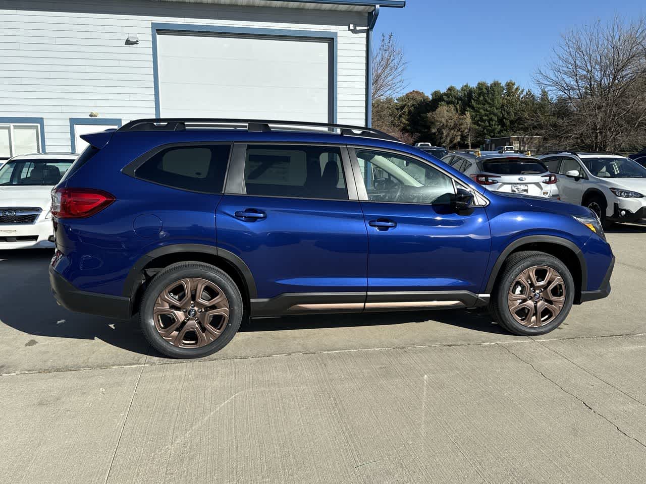 View vehicle photo 7