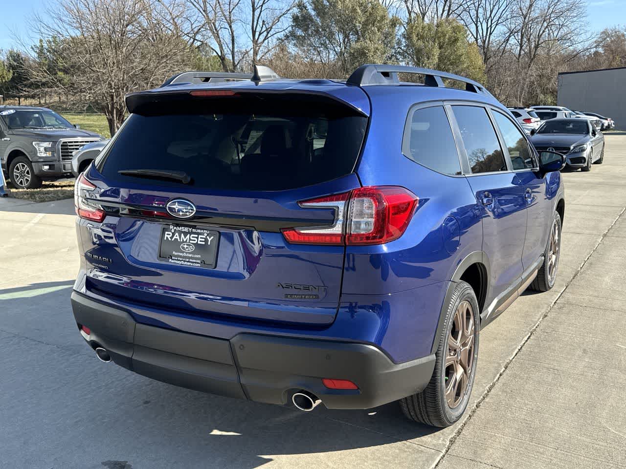 View vehicle photo 6