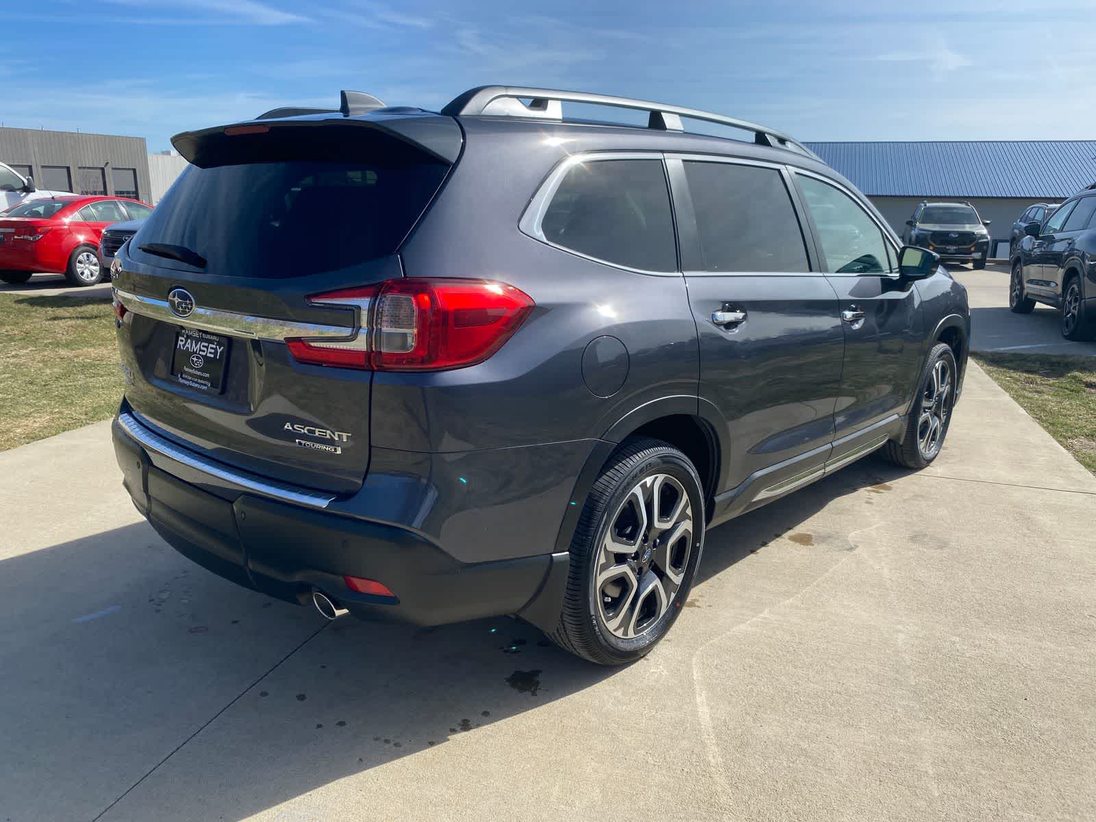 View vehicle photo 6