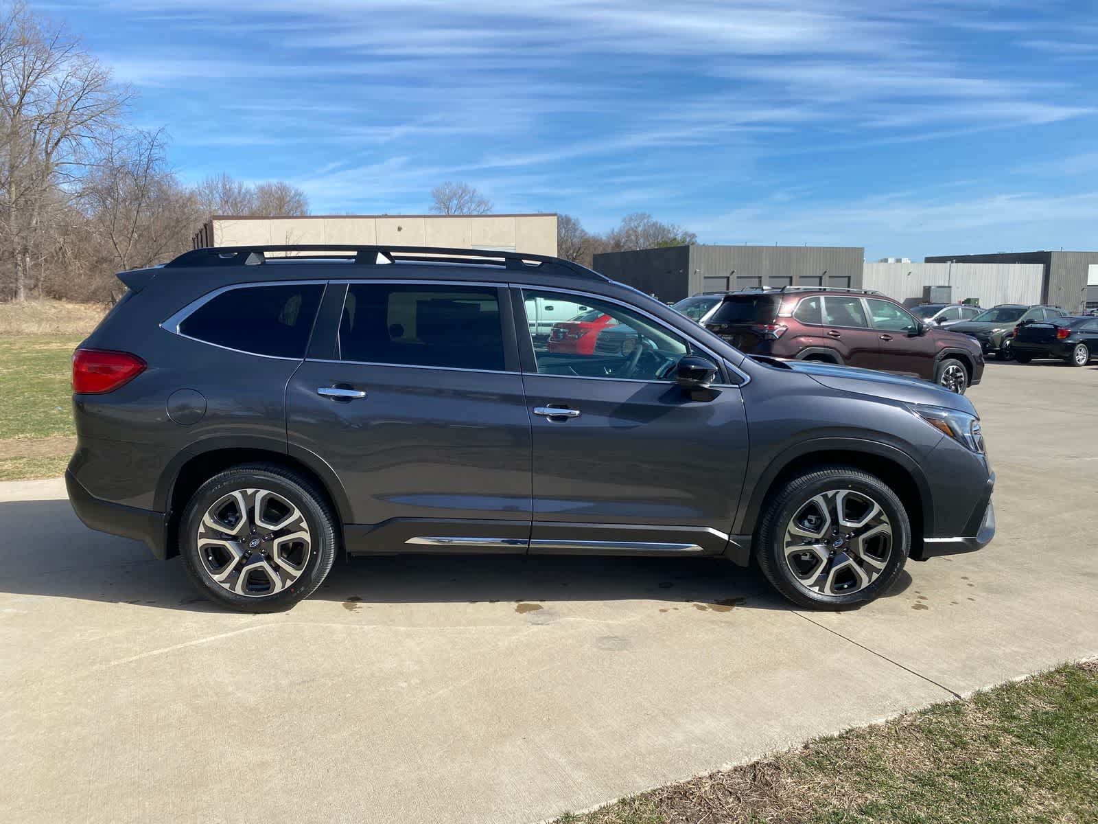 View vehicle photo 7