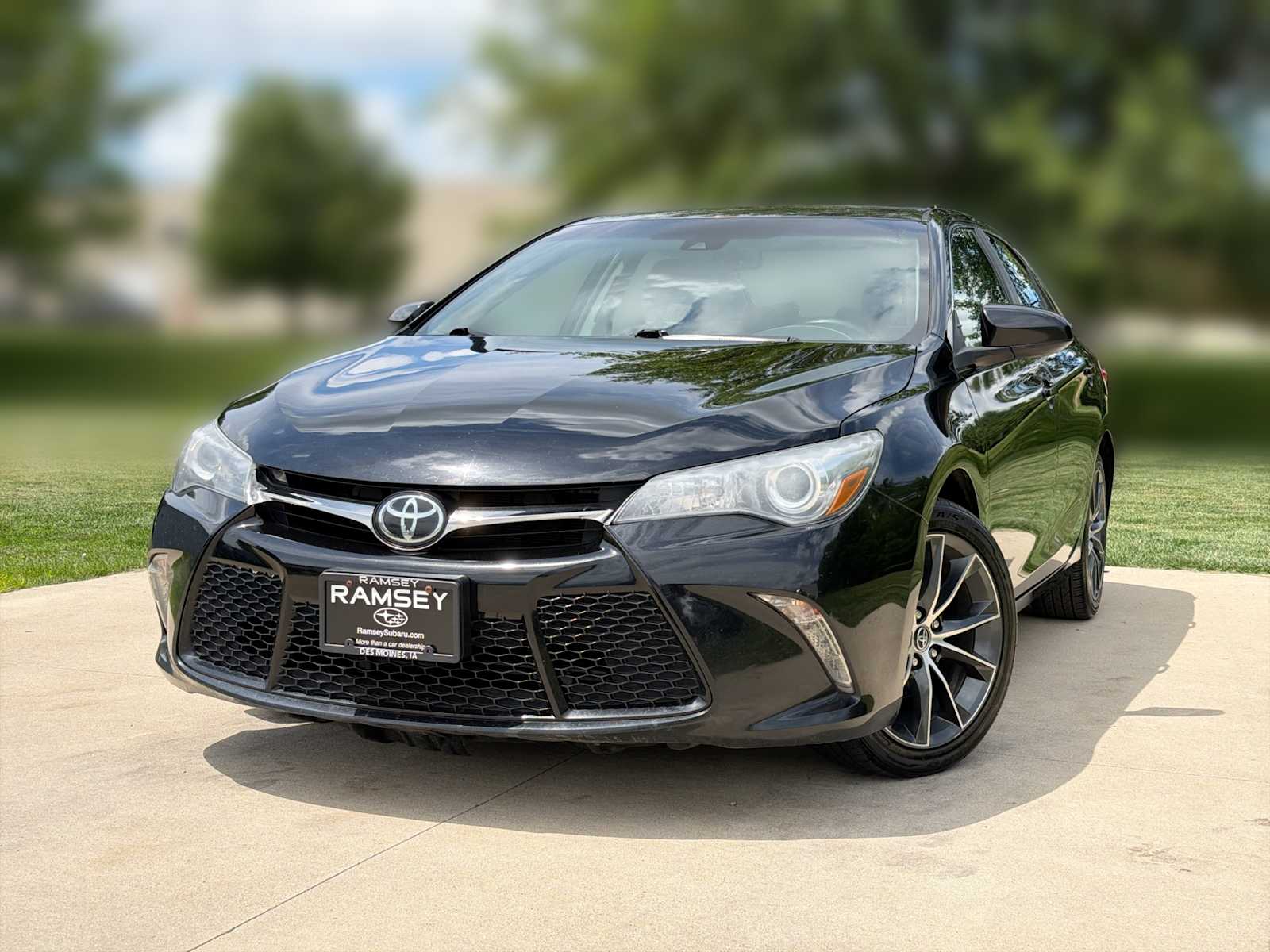 Midnight Black Metallic 2016 Toyota Camry Sedan Front-Wheel Drive 6-Speed Automatic