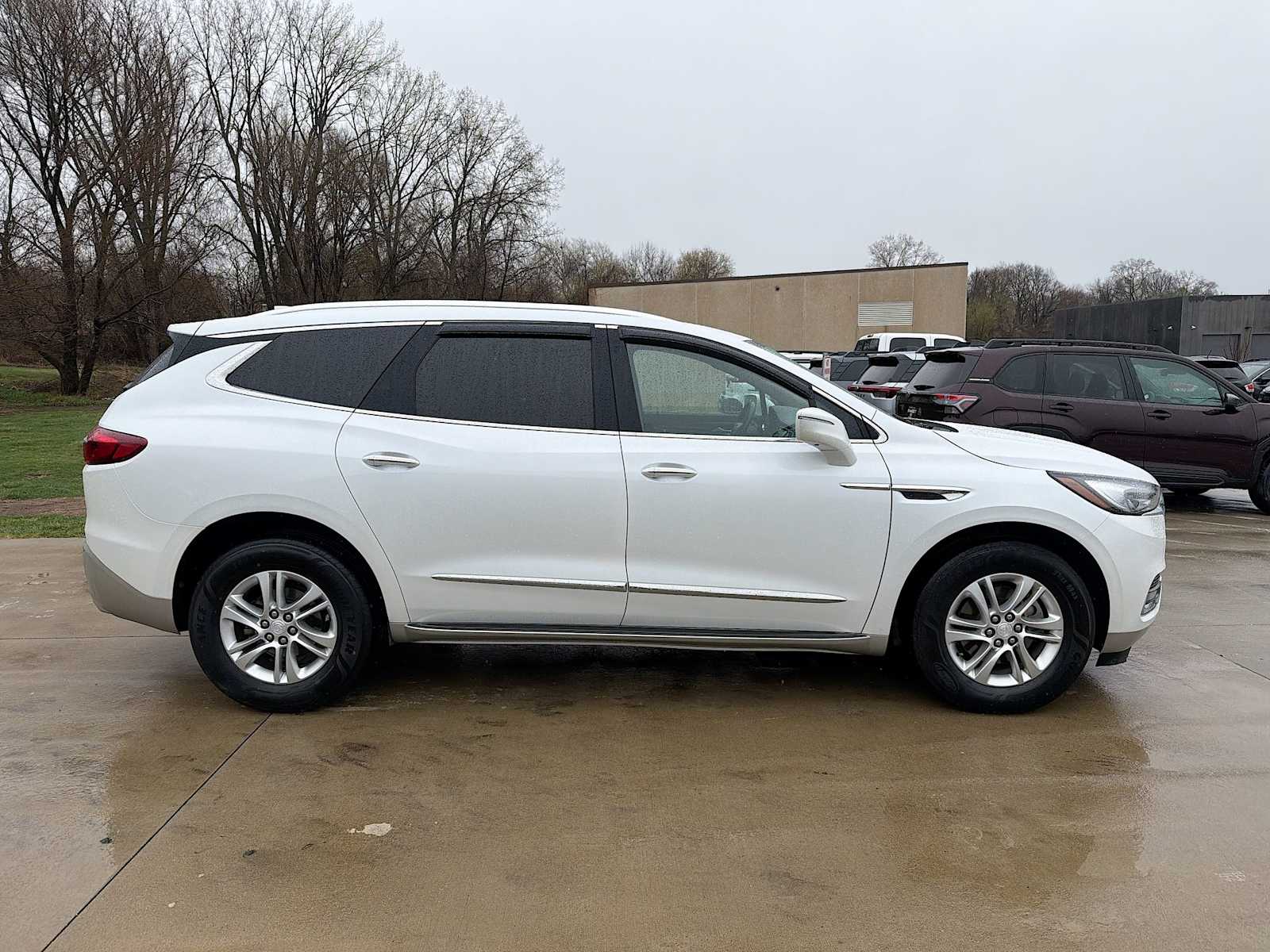 View vehicle photo 7