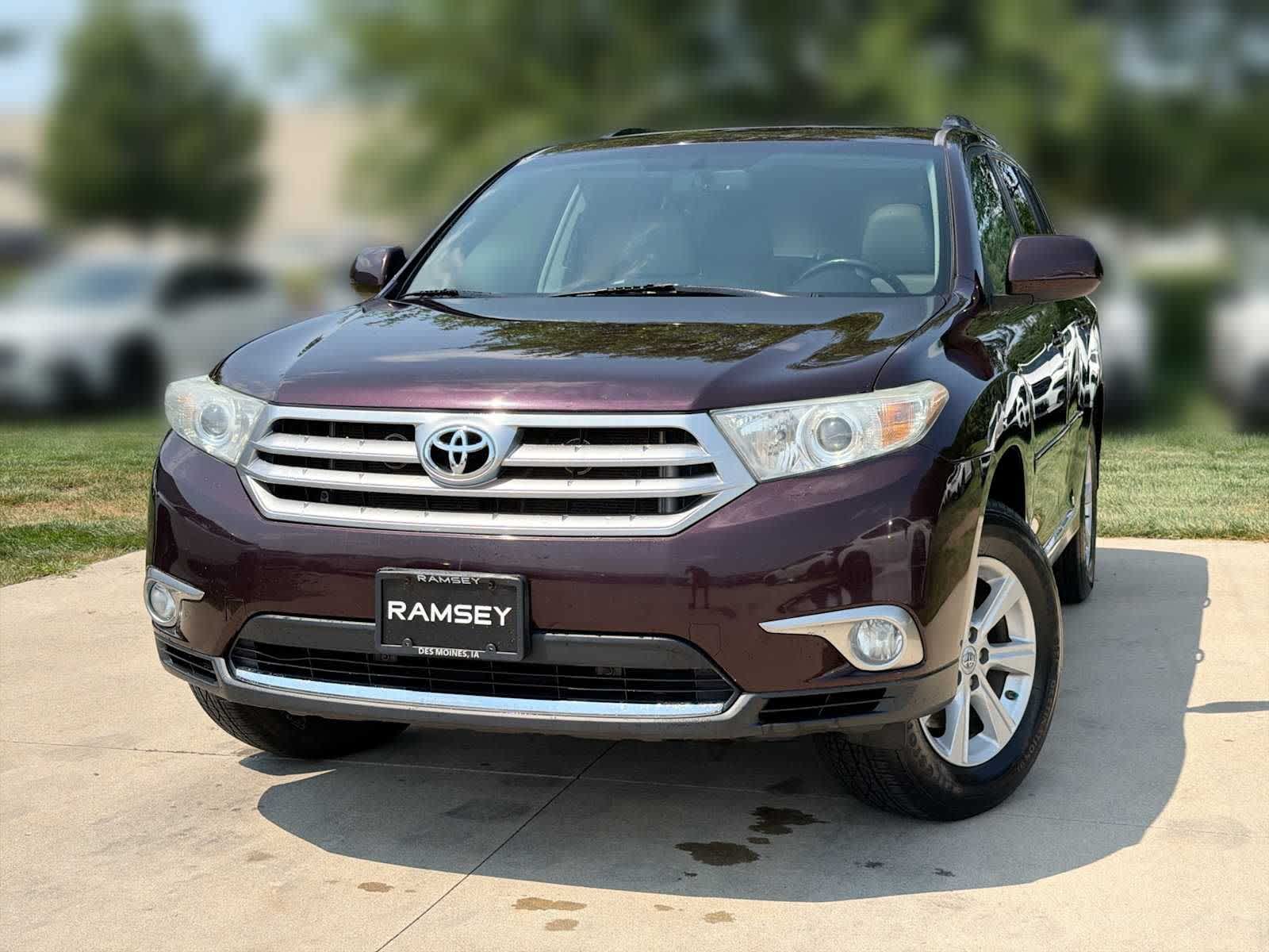  2011 Toyota Highlander SE   