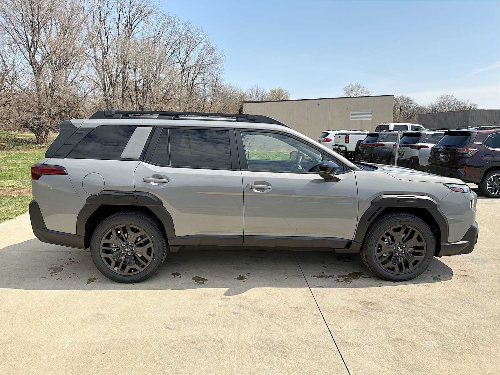 View vehicle photo 7