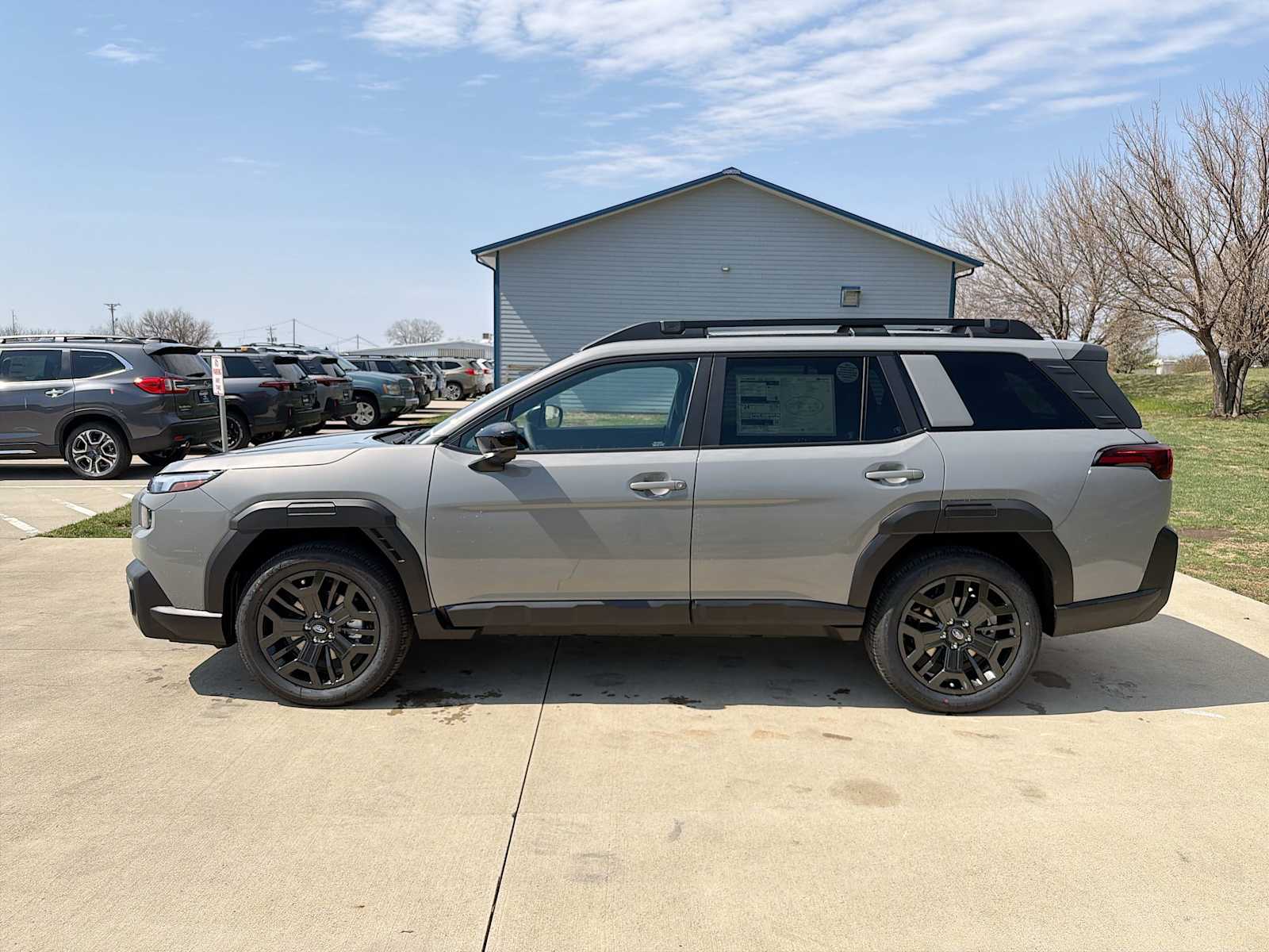 View vehicle photo 3