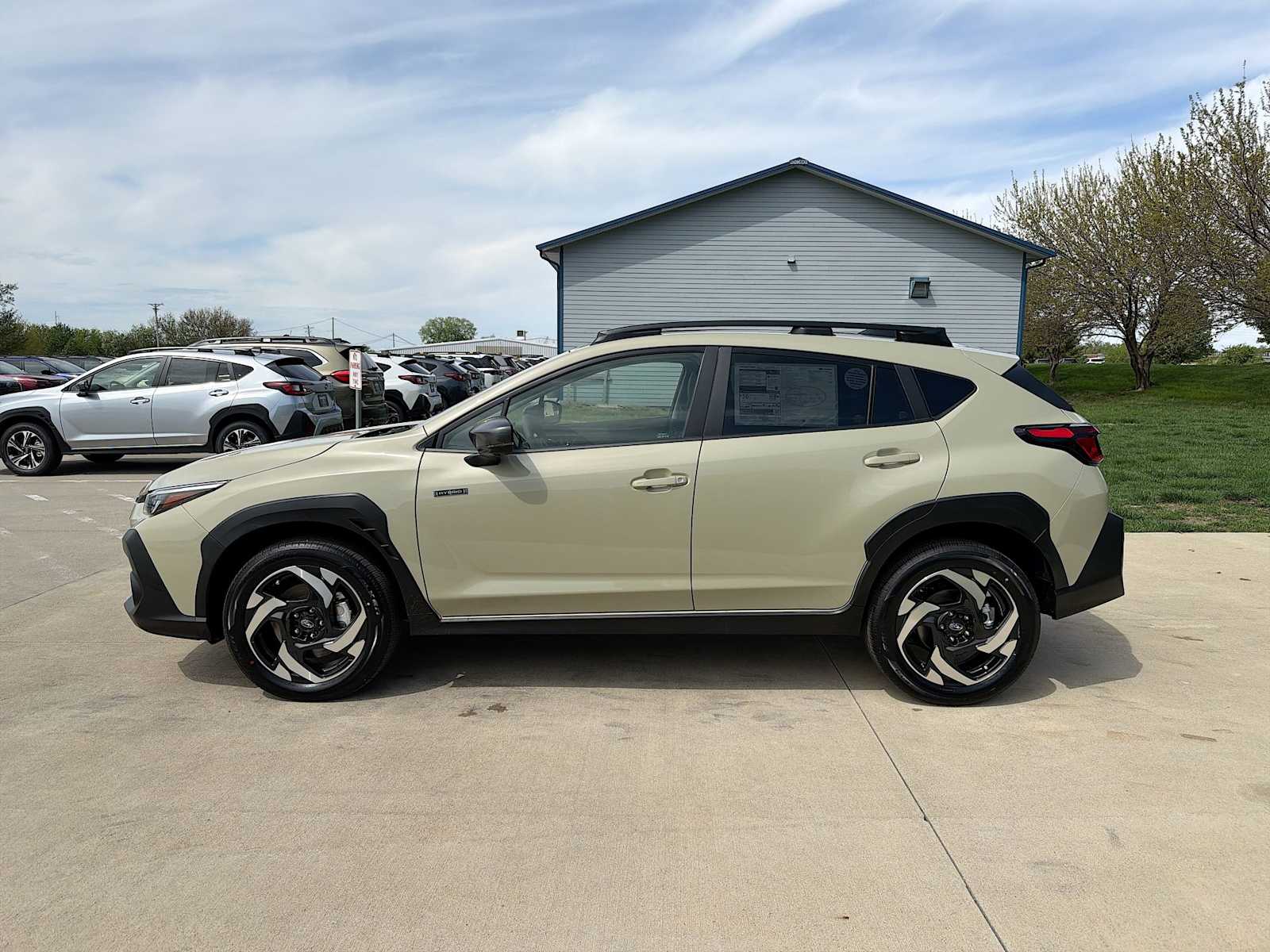 View vehicle photo 3
