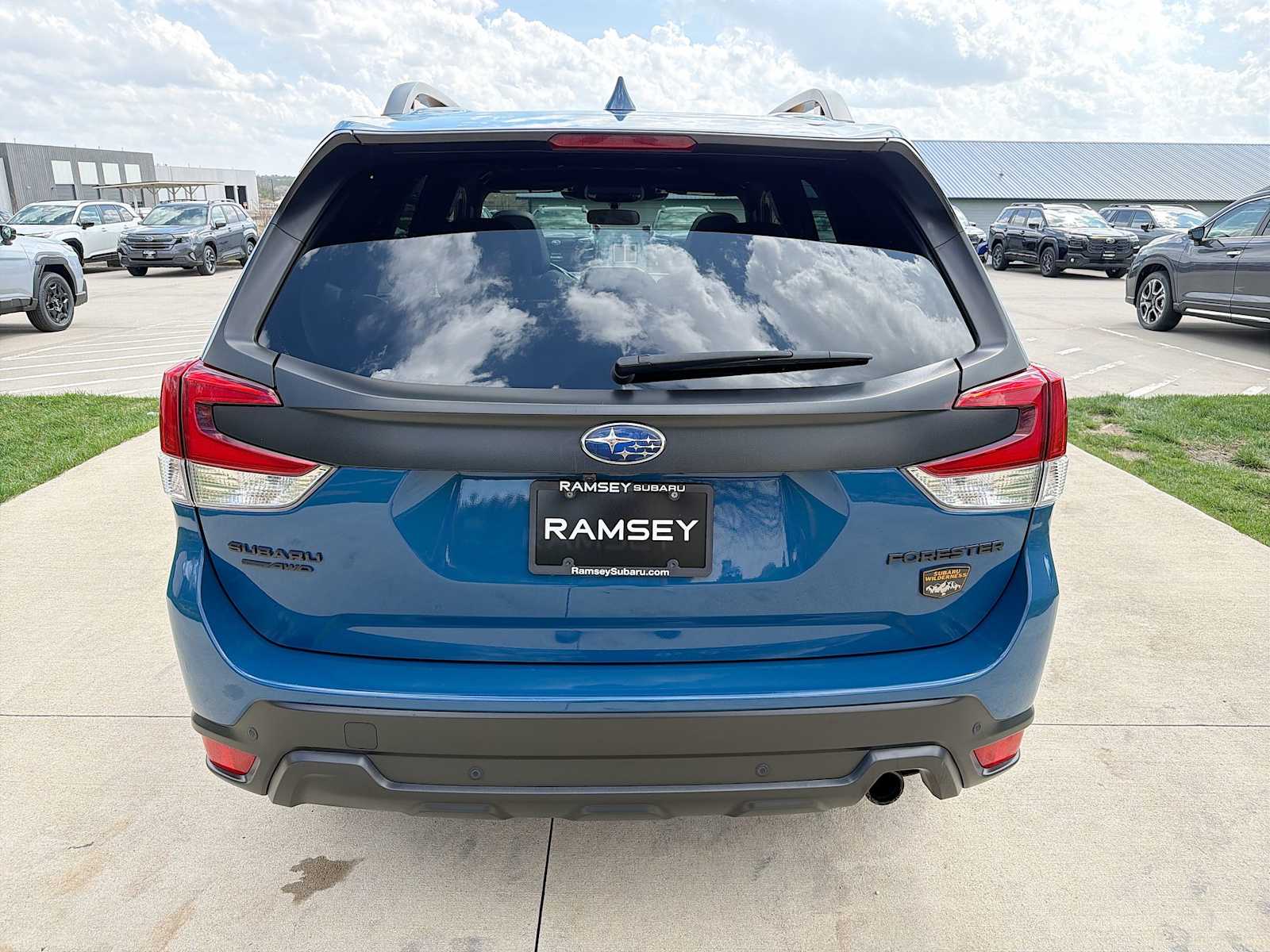 View vehicle photo 6