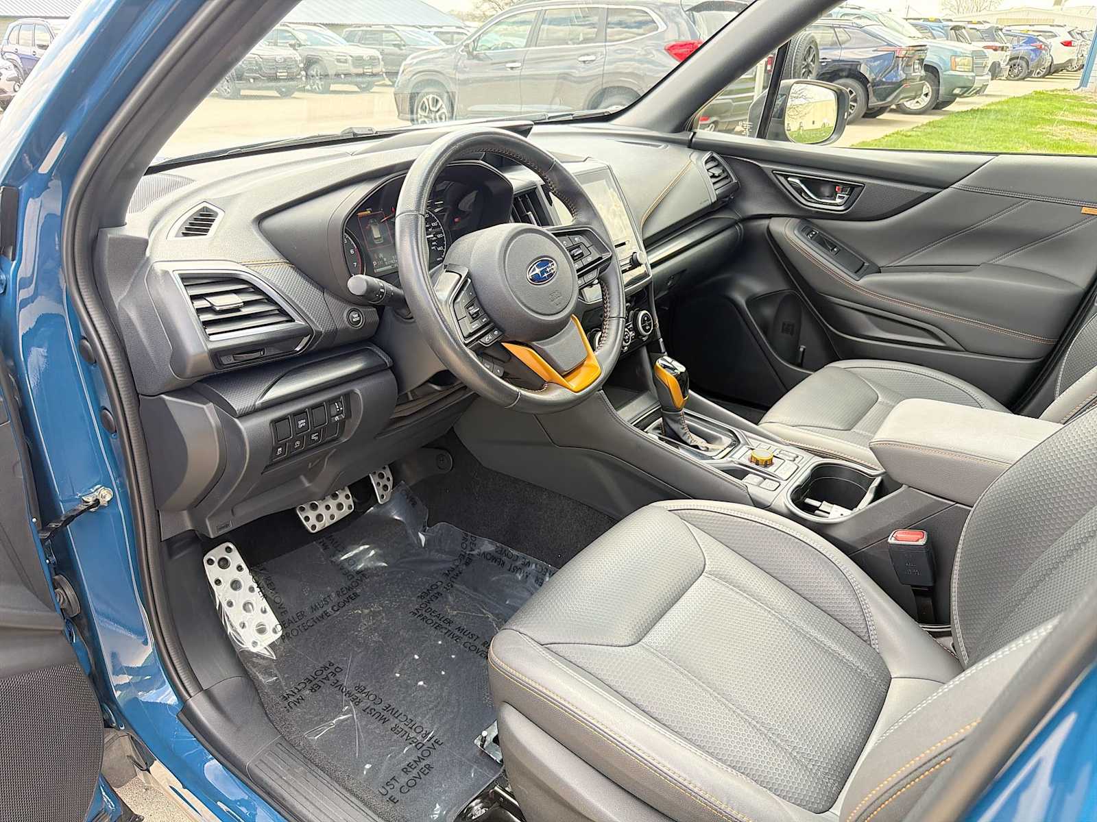 View vehicle photo 3